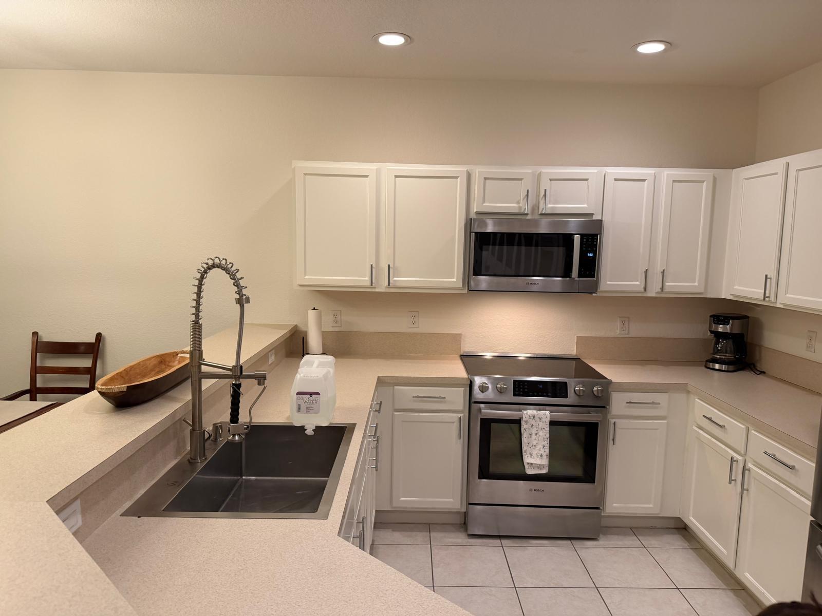 13428 Georgian Court Property Photo 8