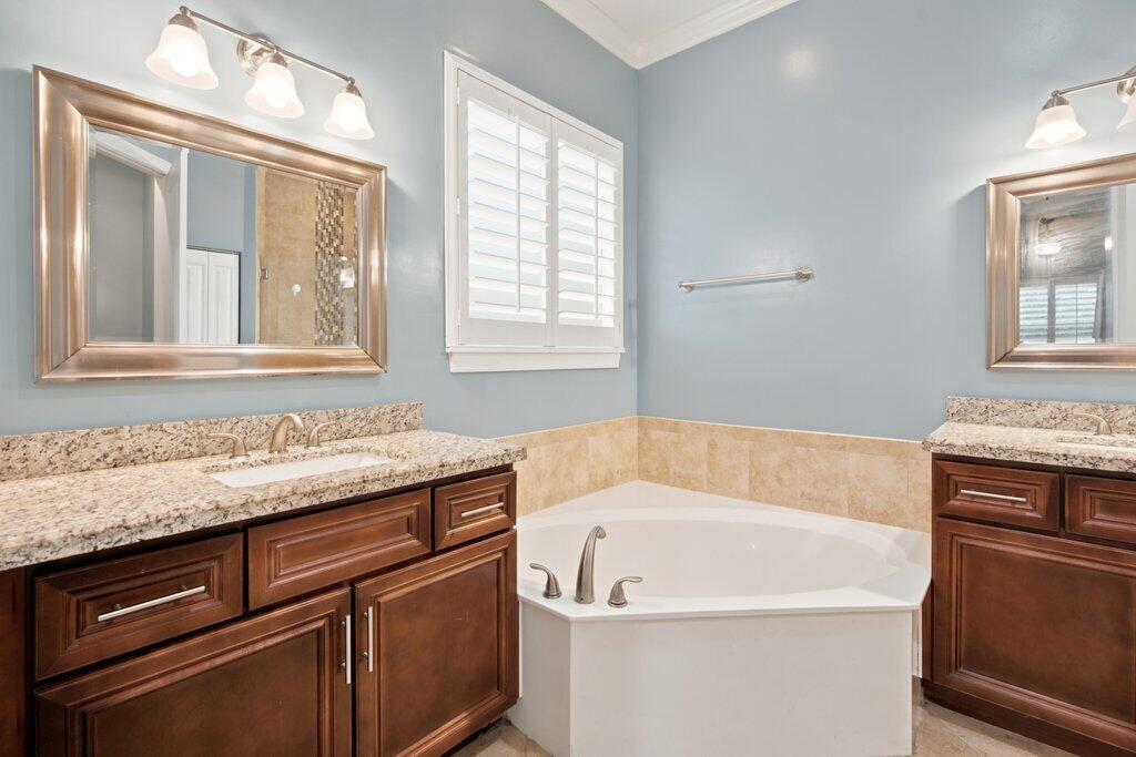 18310 42nd Road N Property Photo 20