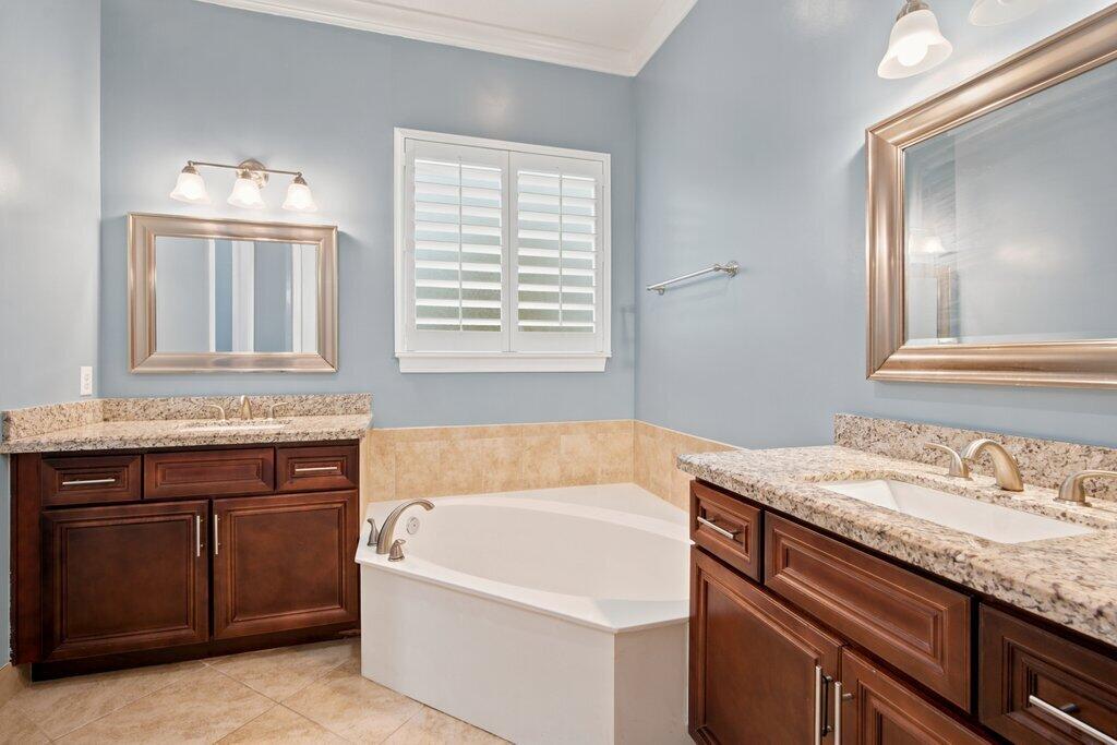 18310 42nd Road N Property Photo 22