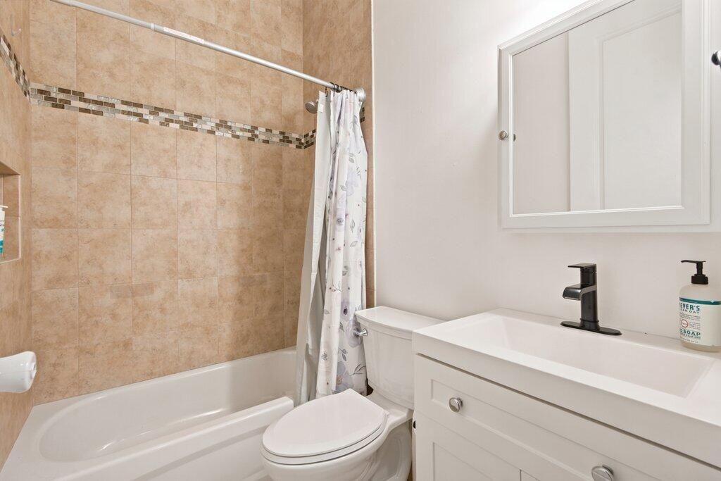 18310 42nd Road N Property Photo 28