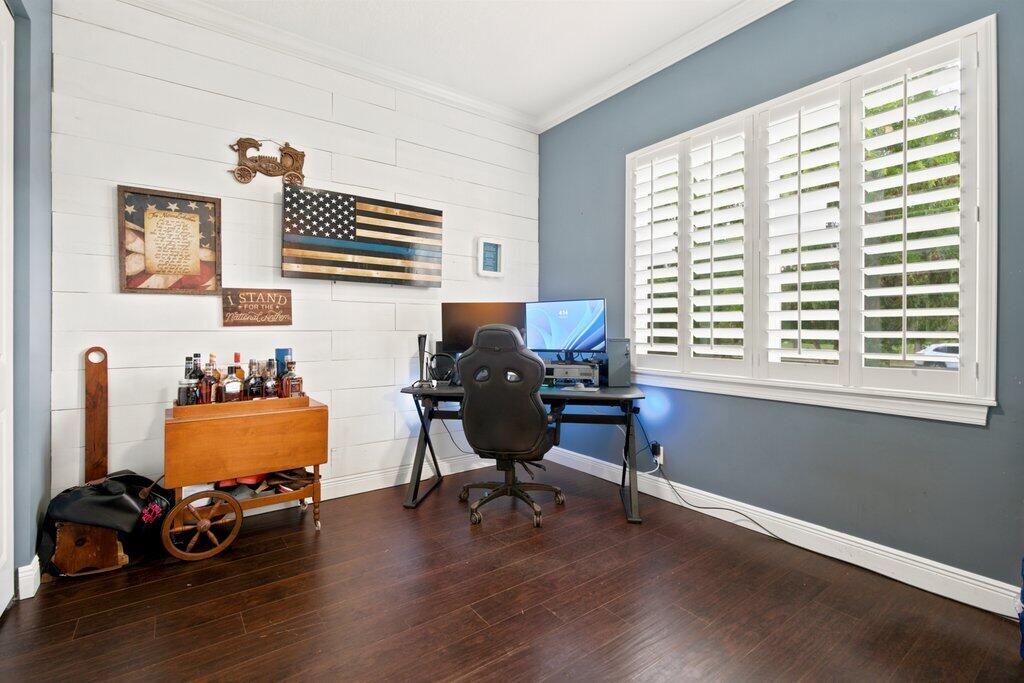 18310 42nd Road N Property Photo 33