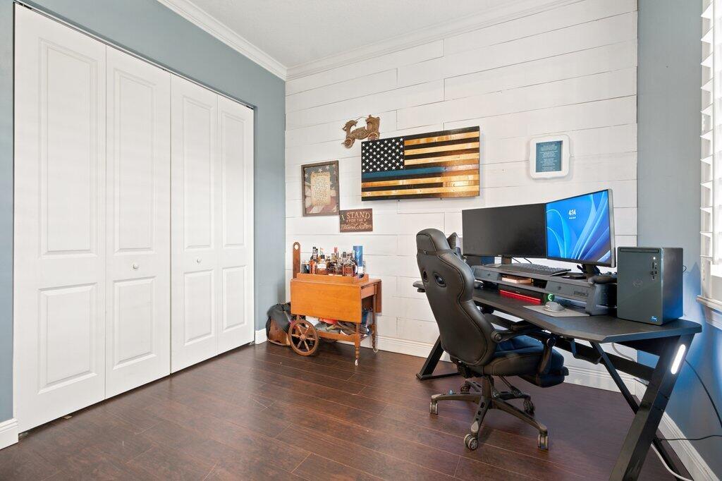 18310 42nd Road N Property Photo 34