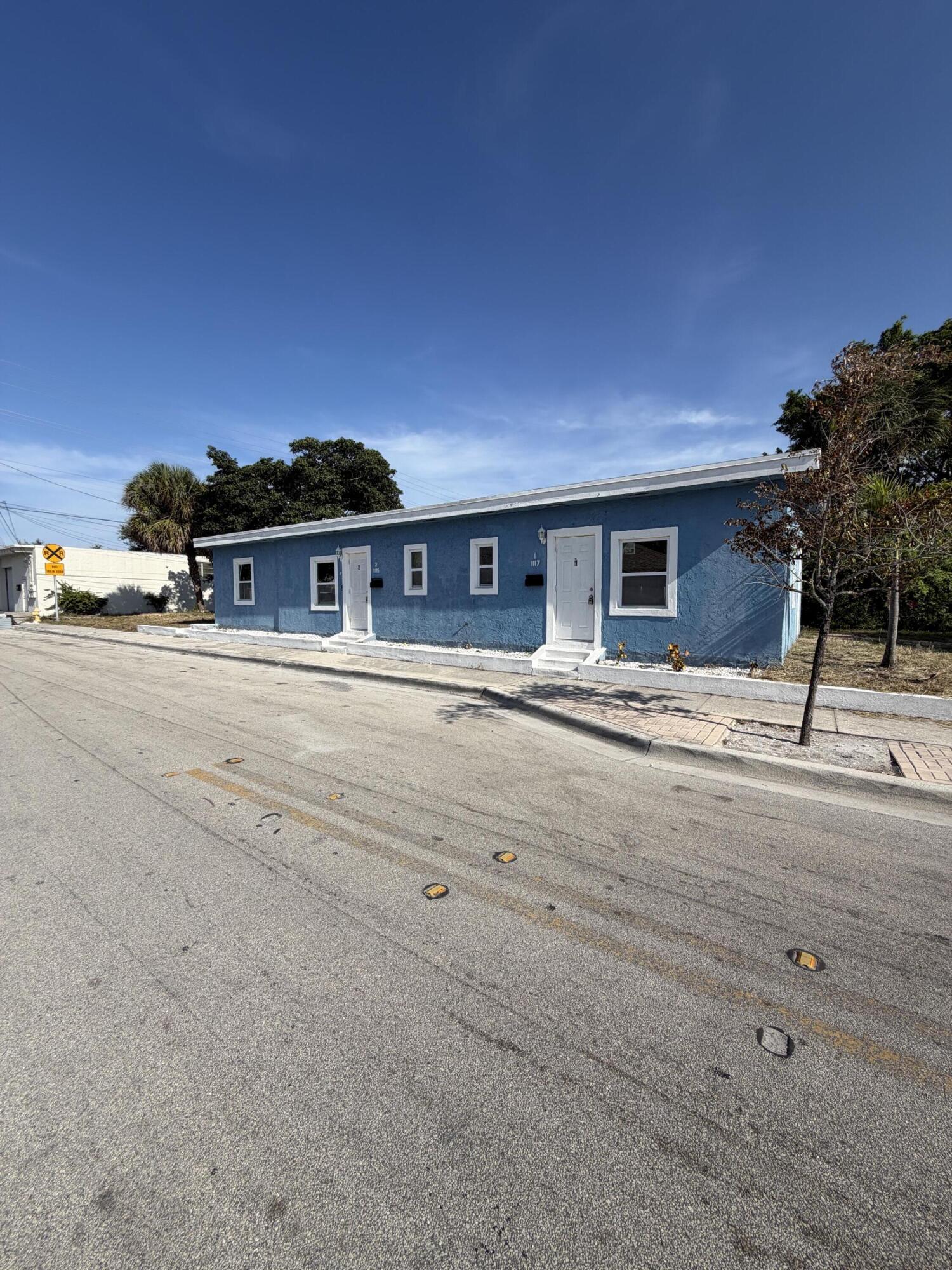 1117 3rd Avenue N 1 Property Photo 2