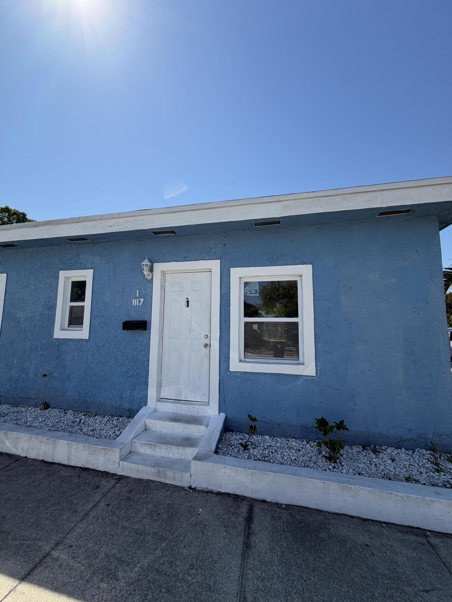 1117 3rd Avenue N 1 Property Photo 3