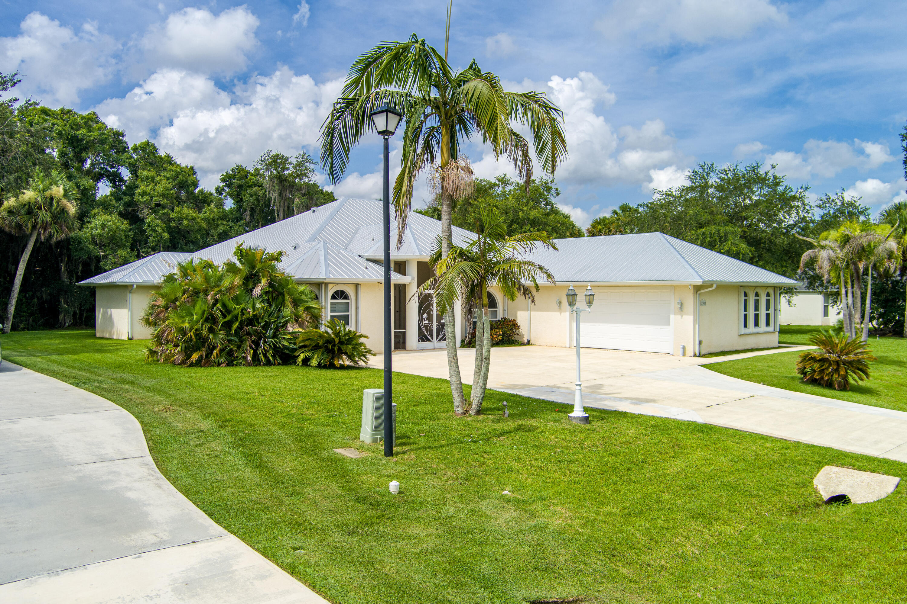 2305 Winding Creek Lane Property Photo 1