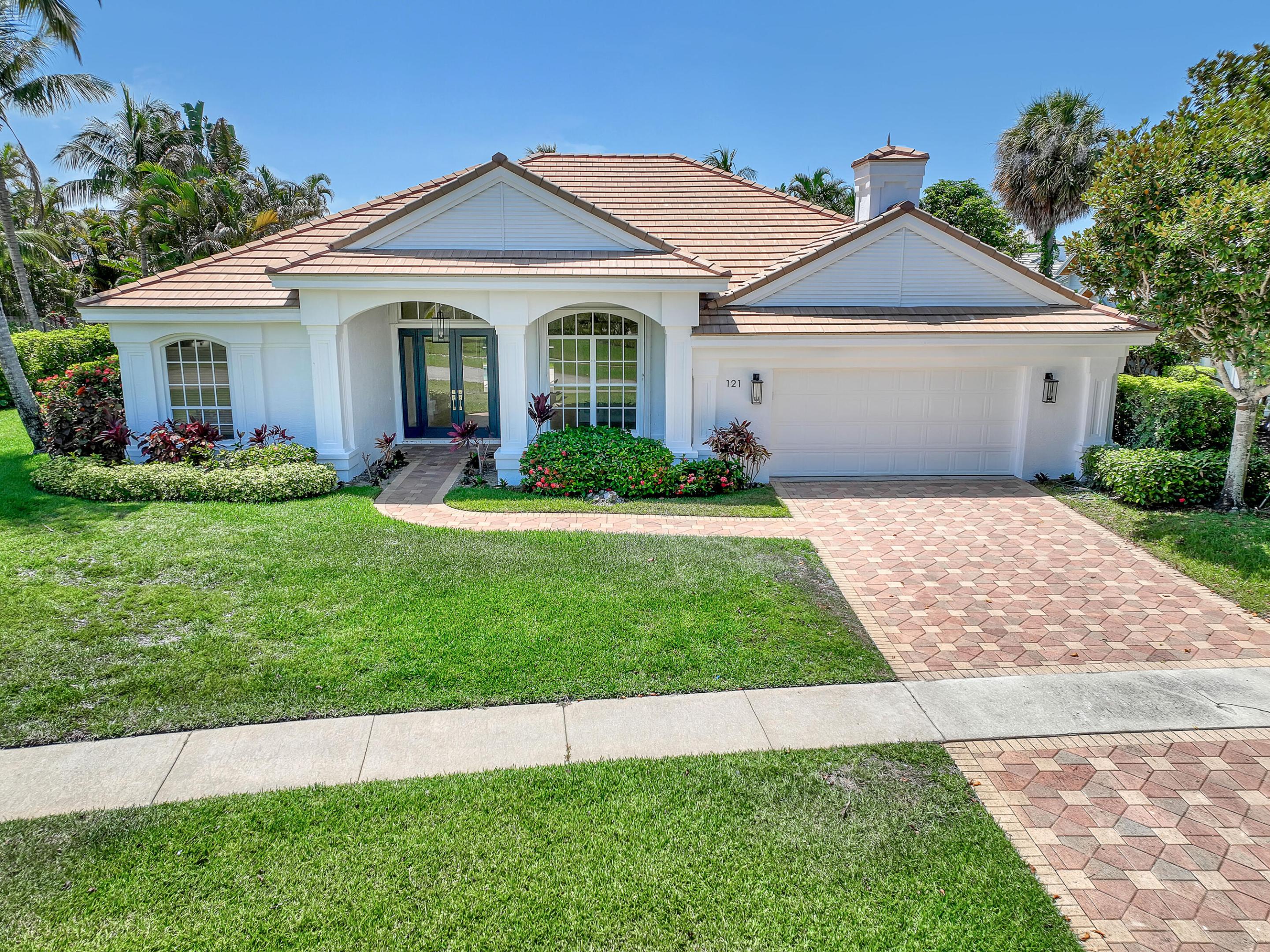 121 Olympus Way Property Photo 4