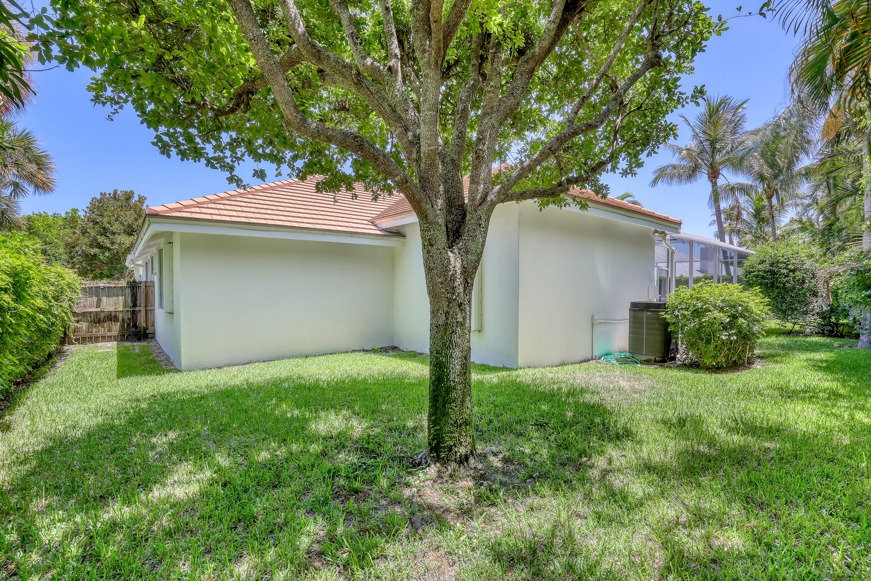 121 Olympus Way Property Photo 33