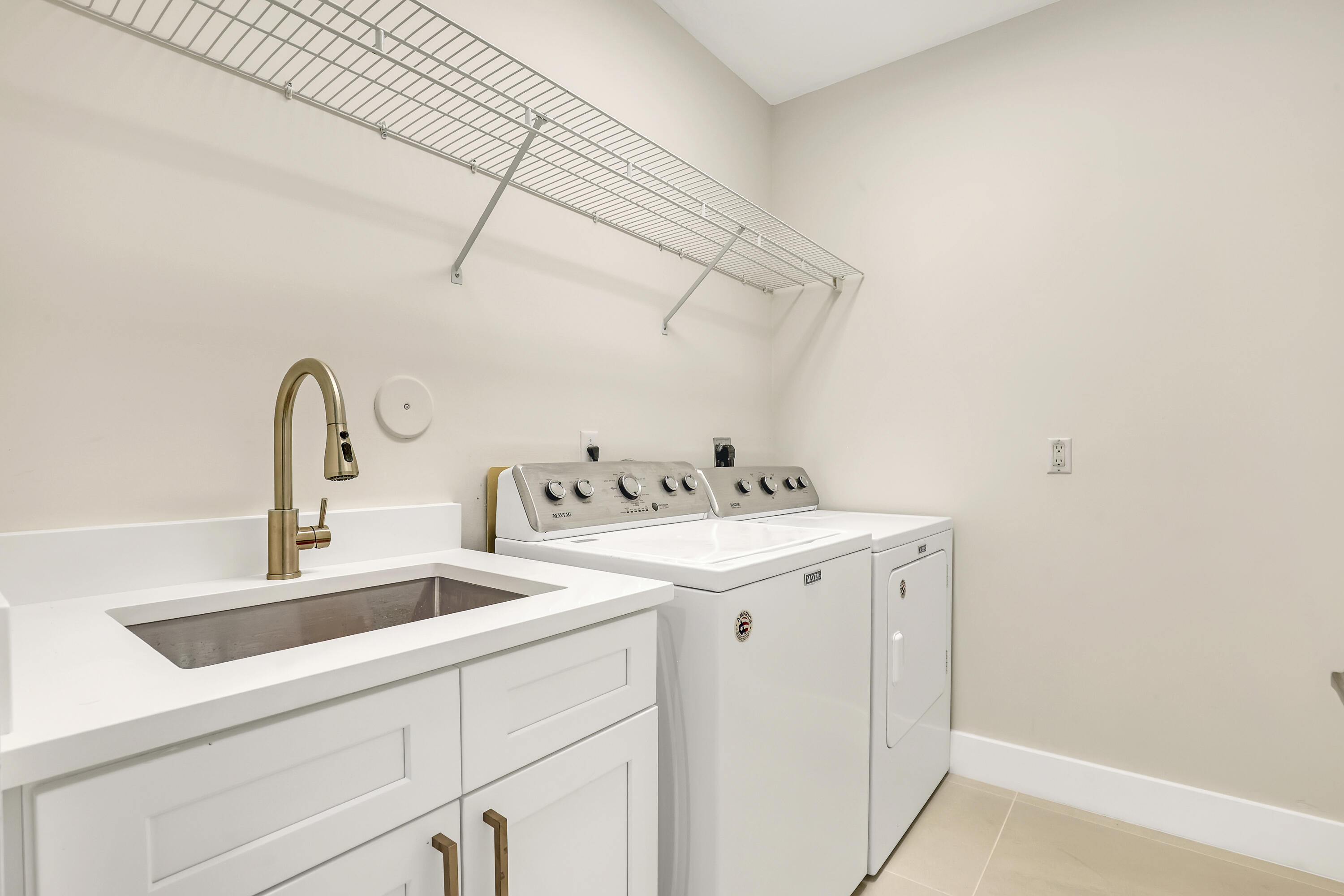 121 Olympus Way Property Photo 48