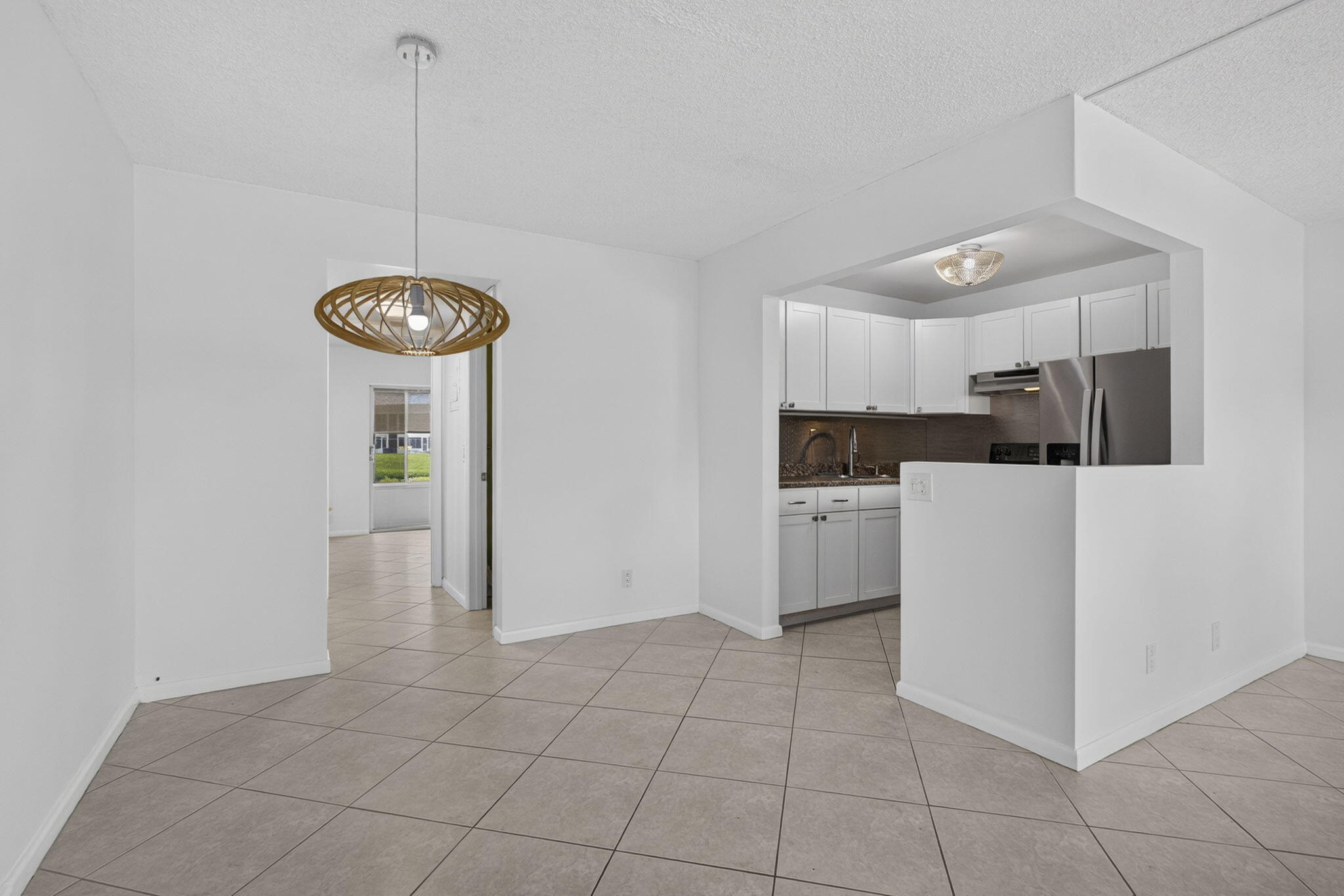 127 Chatham F Property Photo 6