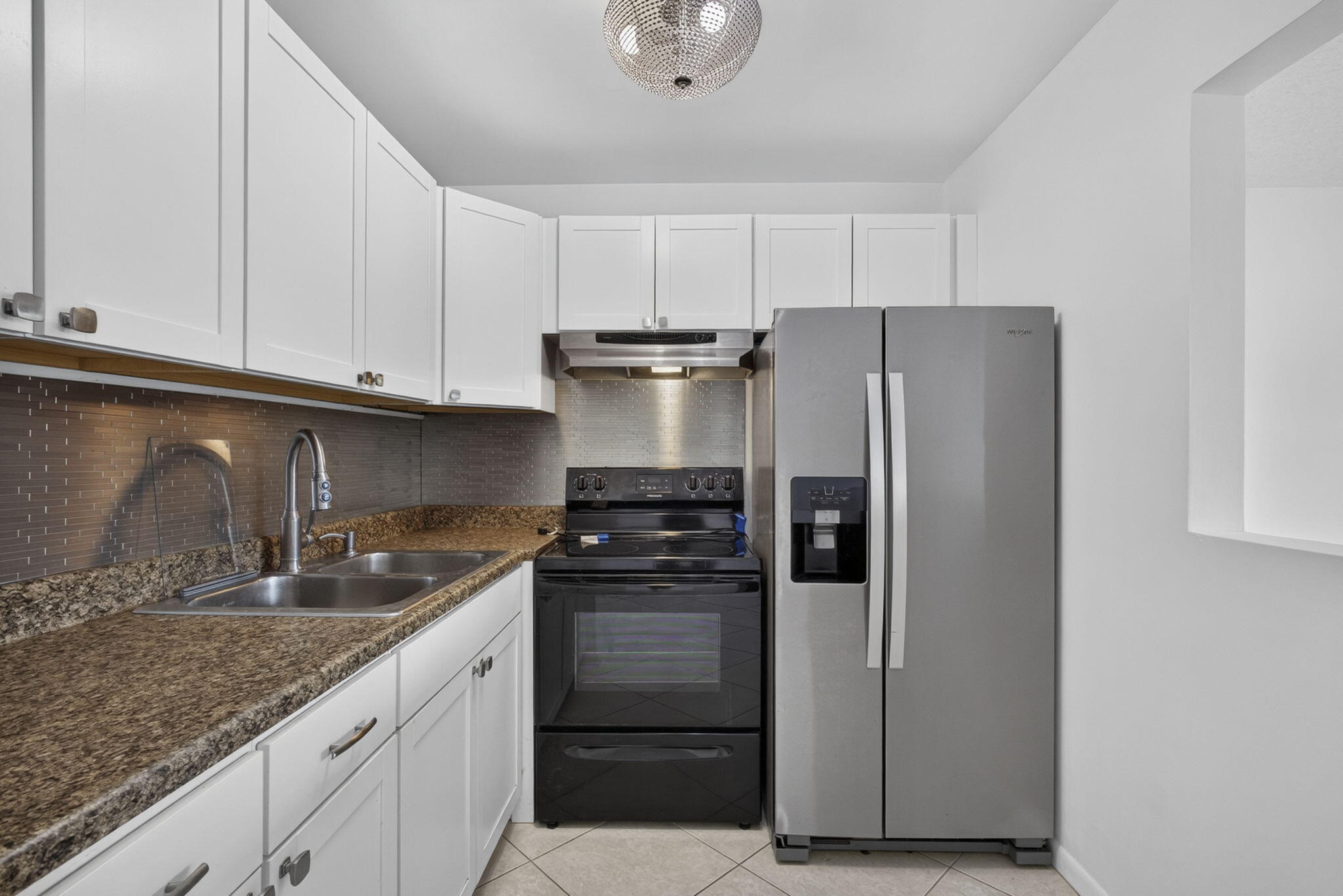 127 Chatham F Property Photo 8