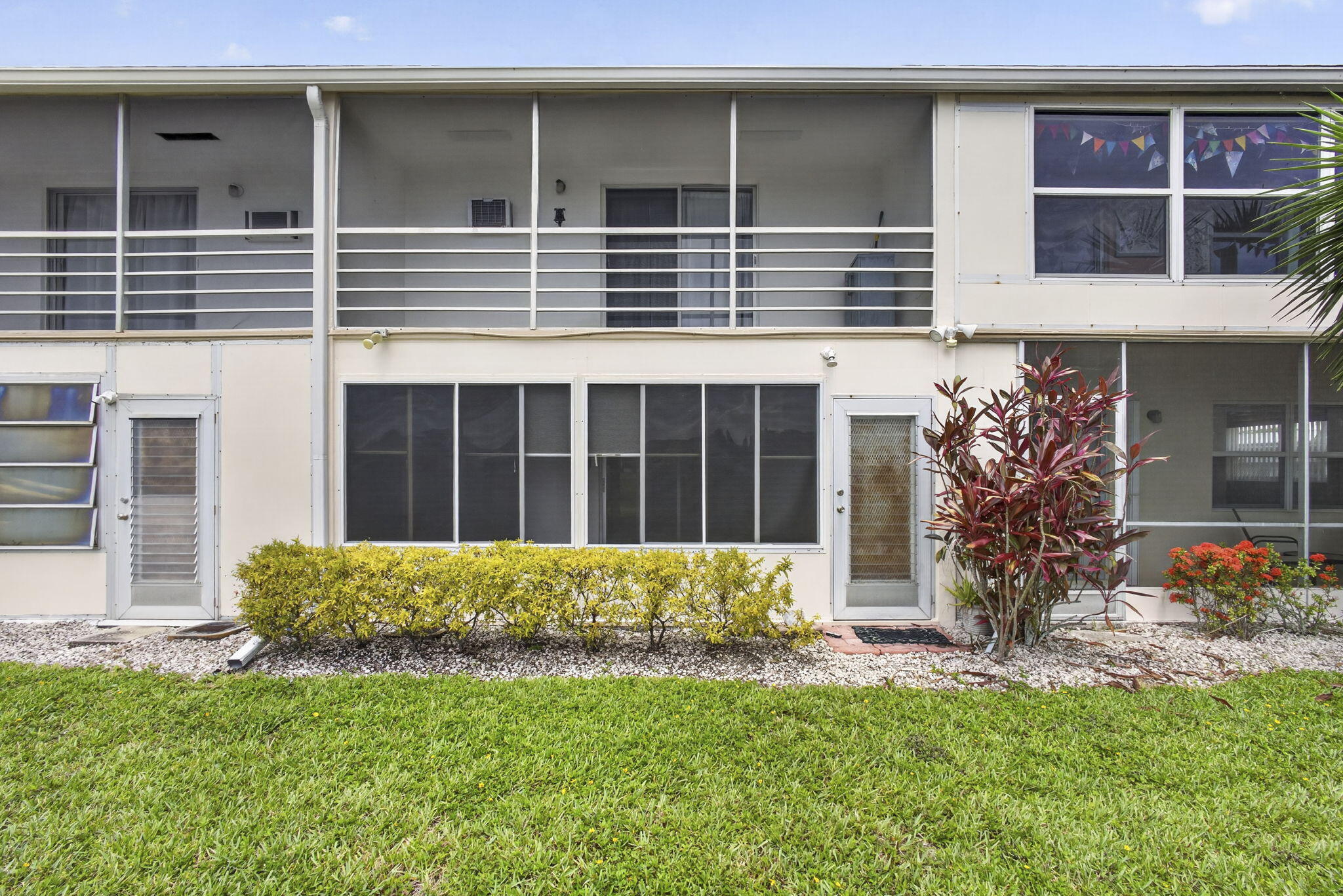 127 Chatham F Property Photo 17