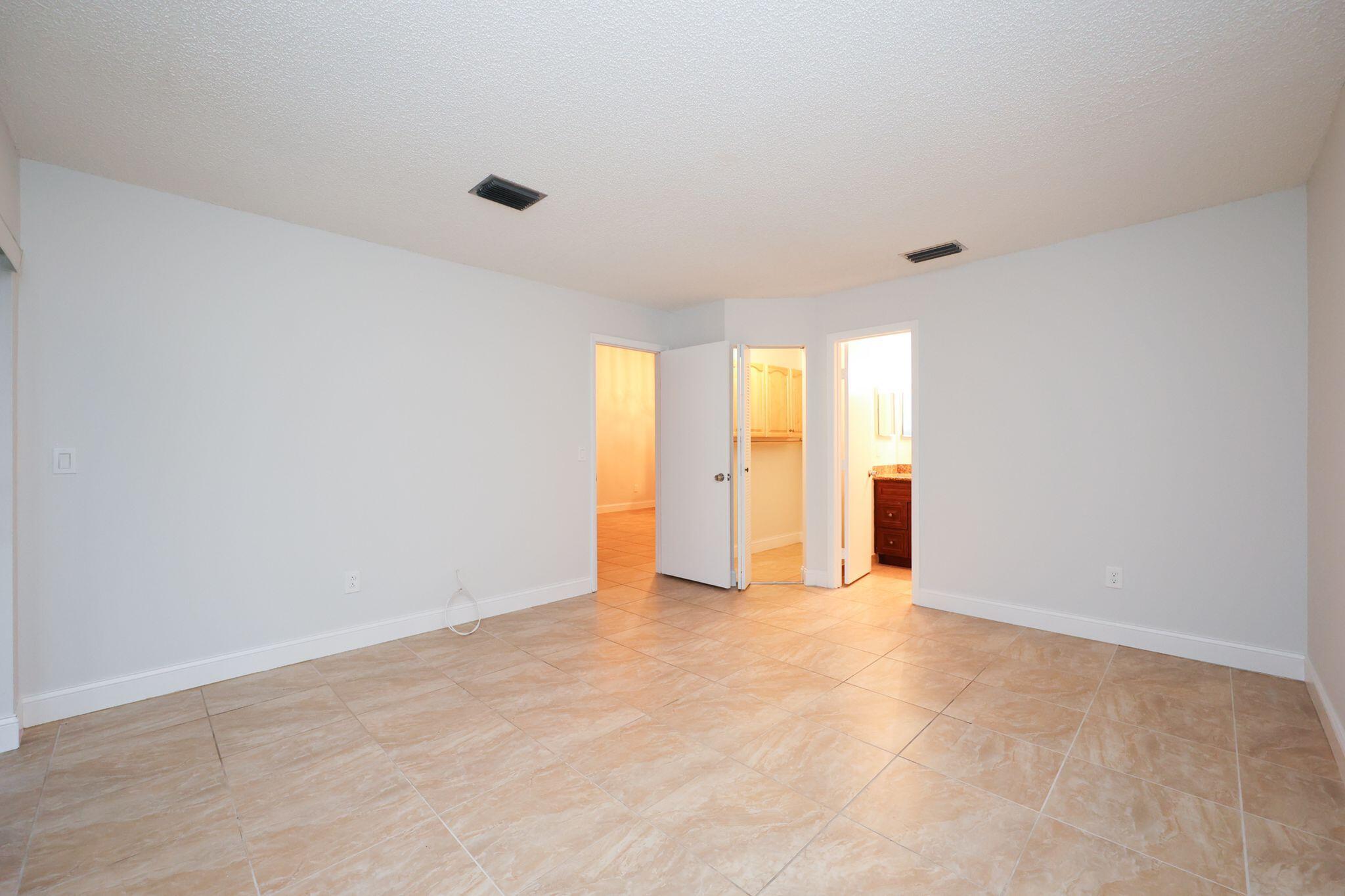 10127 E Boca Bend E B2 Property Photo 29
