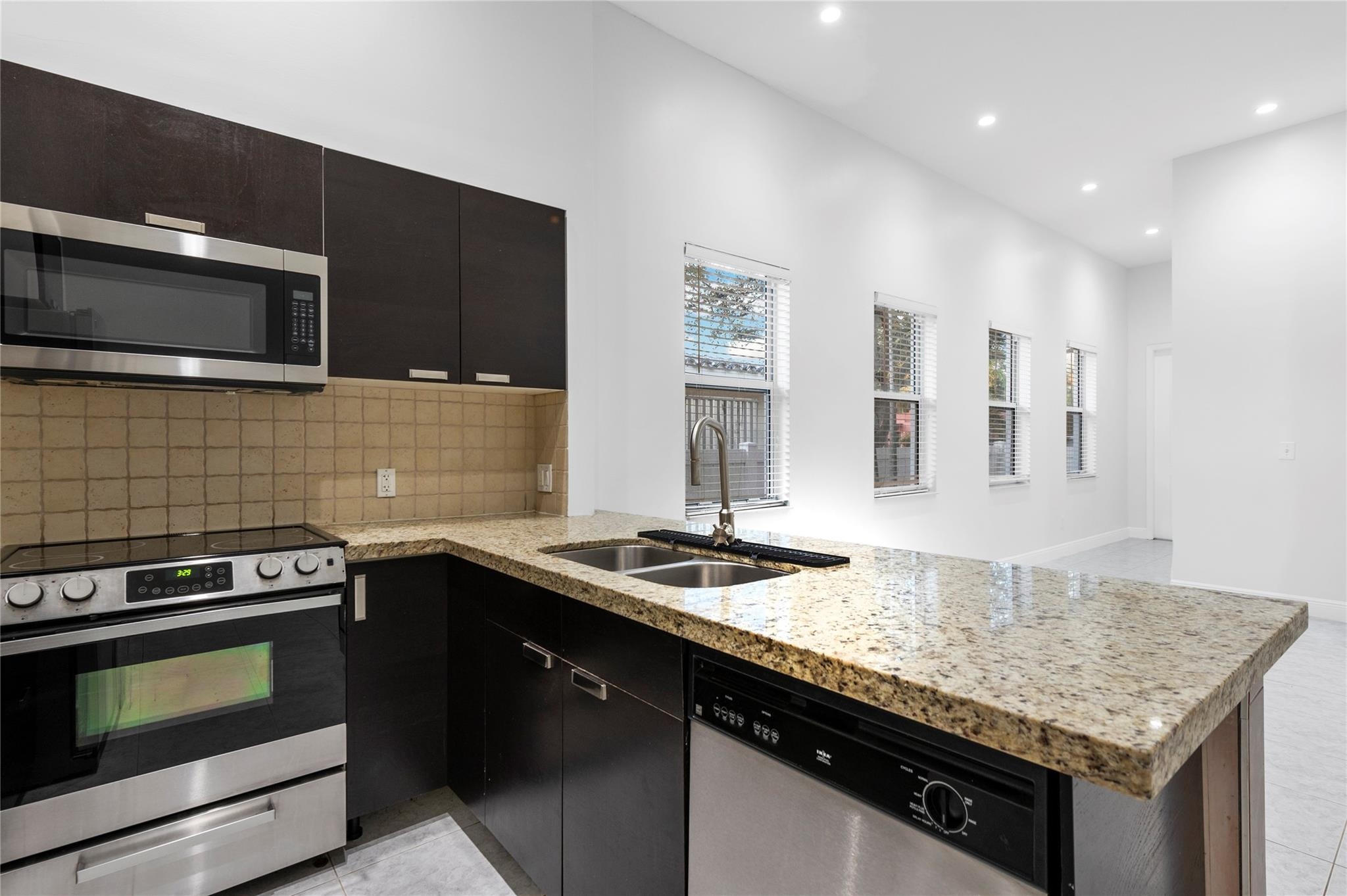 316 Sw 16th Street B Property Photo 4