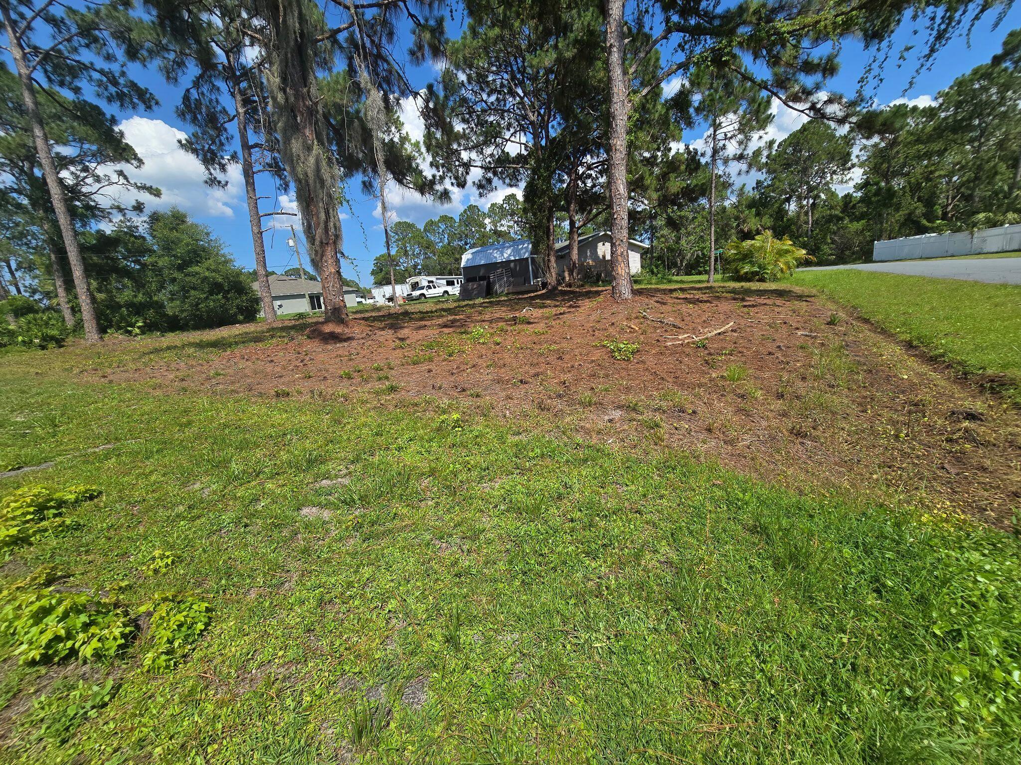 1979 Thomasville Avenue Se Property Photo 3