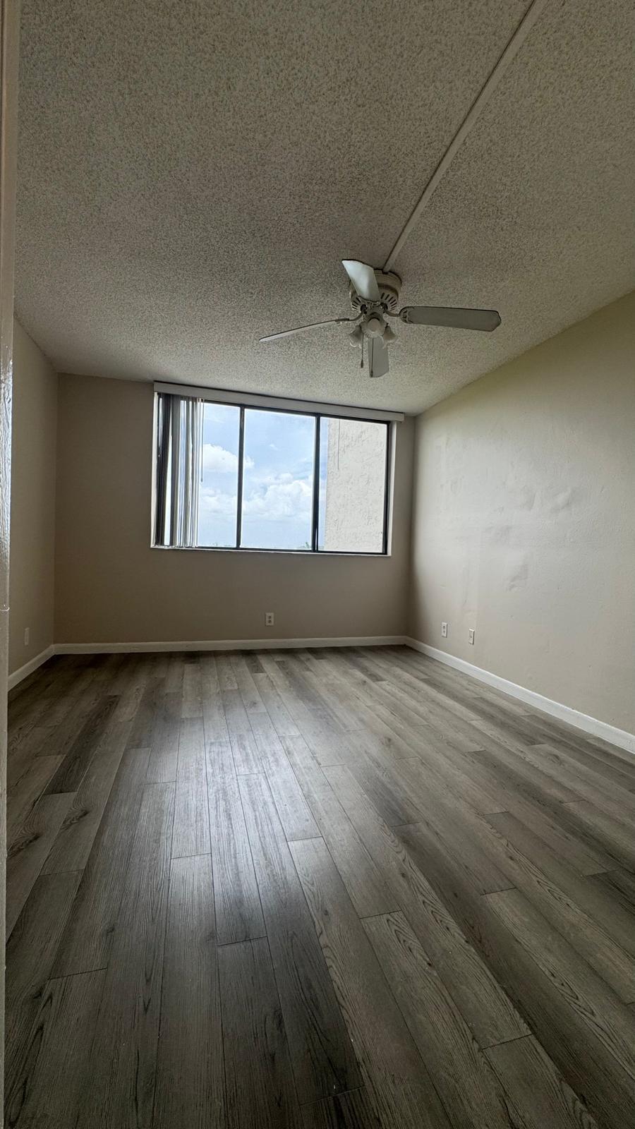 4222 Inverrary Boulevard 4509 Property Photo 4