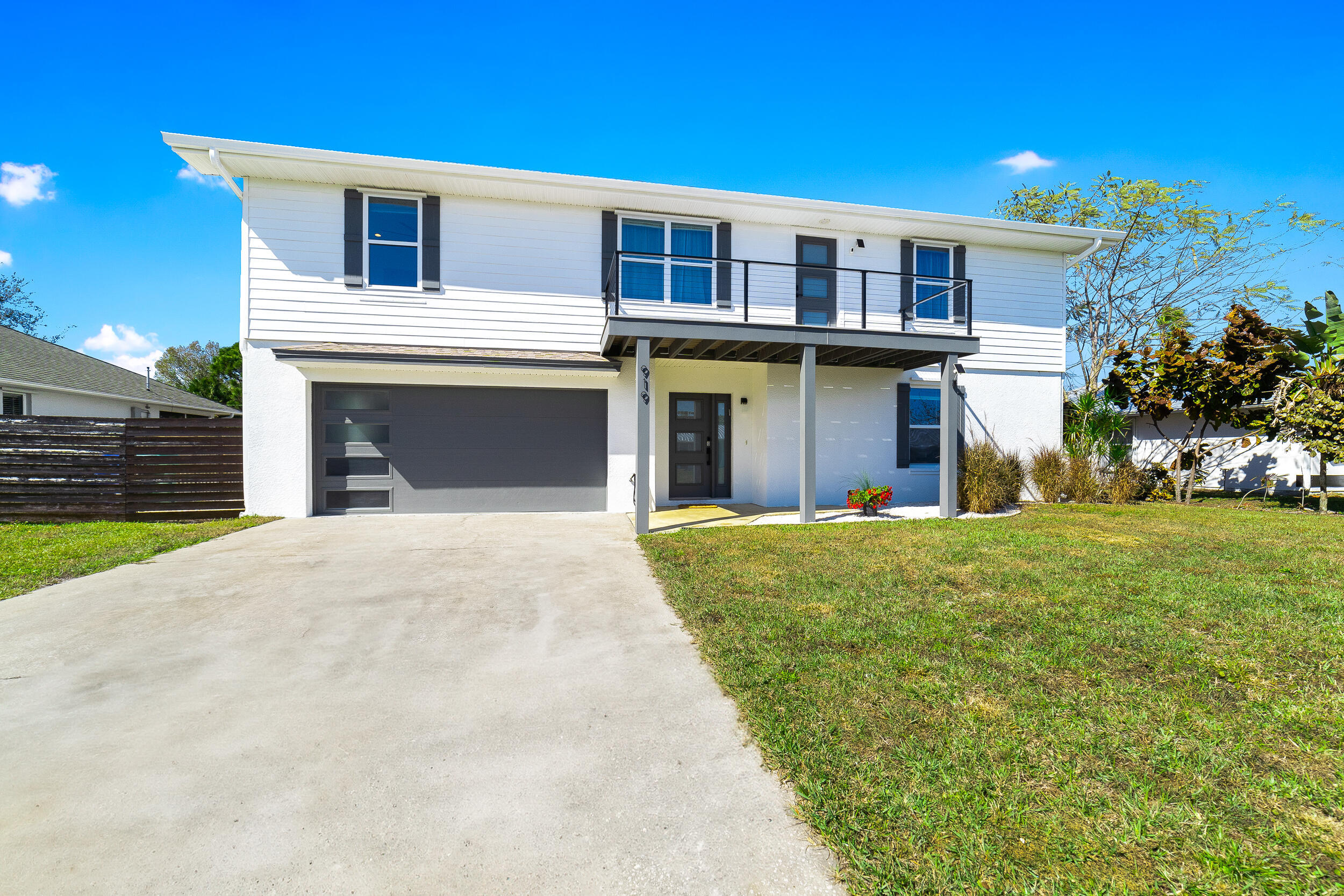 919 Landsdowne Drive Property Photo 1
