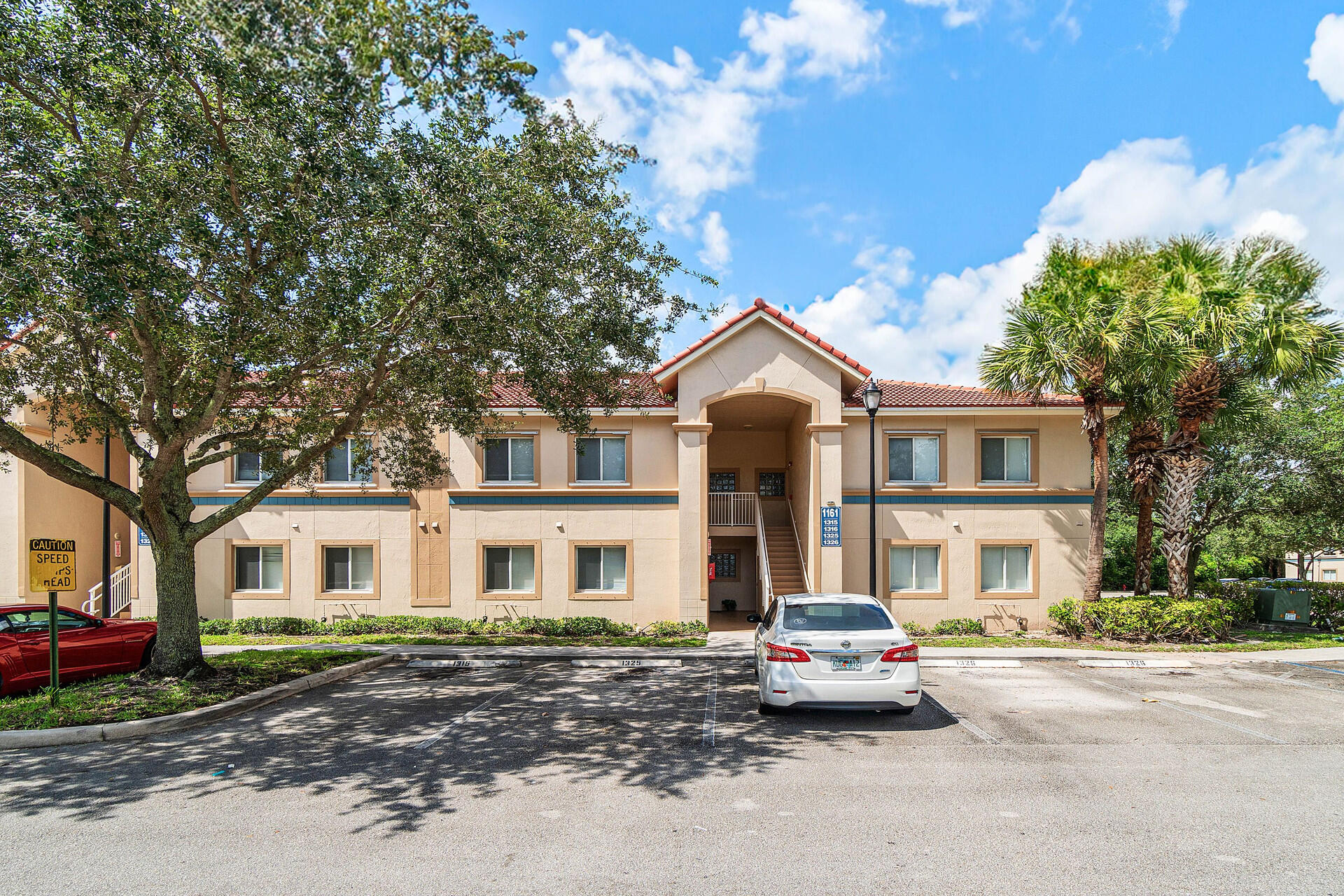 1161 Golden Lakes Boulevard 1325 Property Photo 1