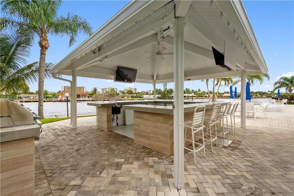 6207 Bay Club Drive 1 Property Photo 1