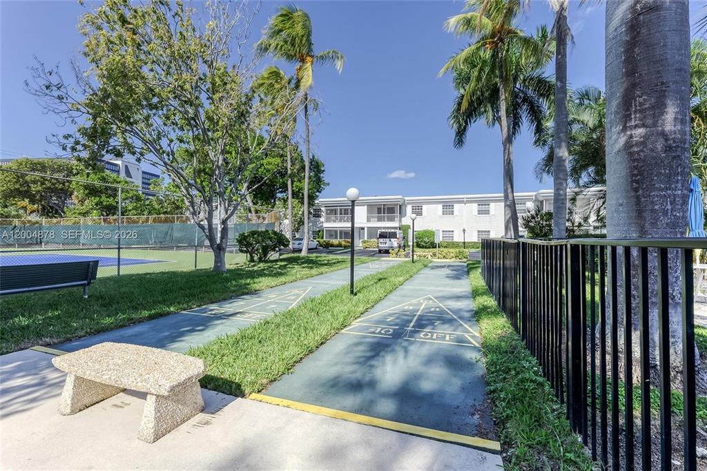 6207 Bay Club Drive 1 Property Photo 3