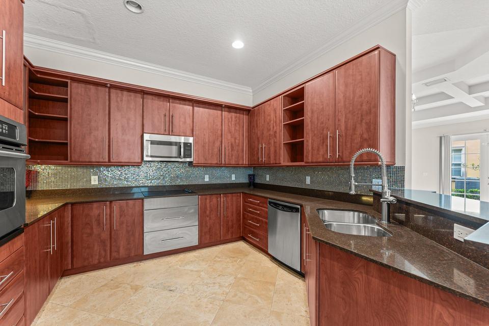 210 Ne 69th Circle Property Photo 12