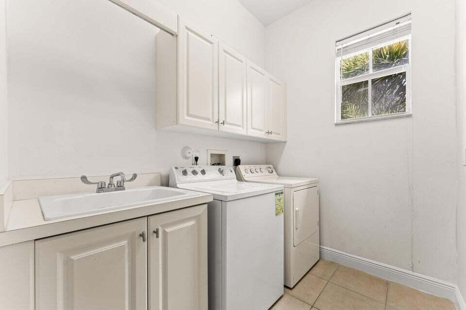 210 Ne 69th Circle Property Photo 21