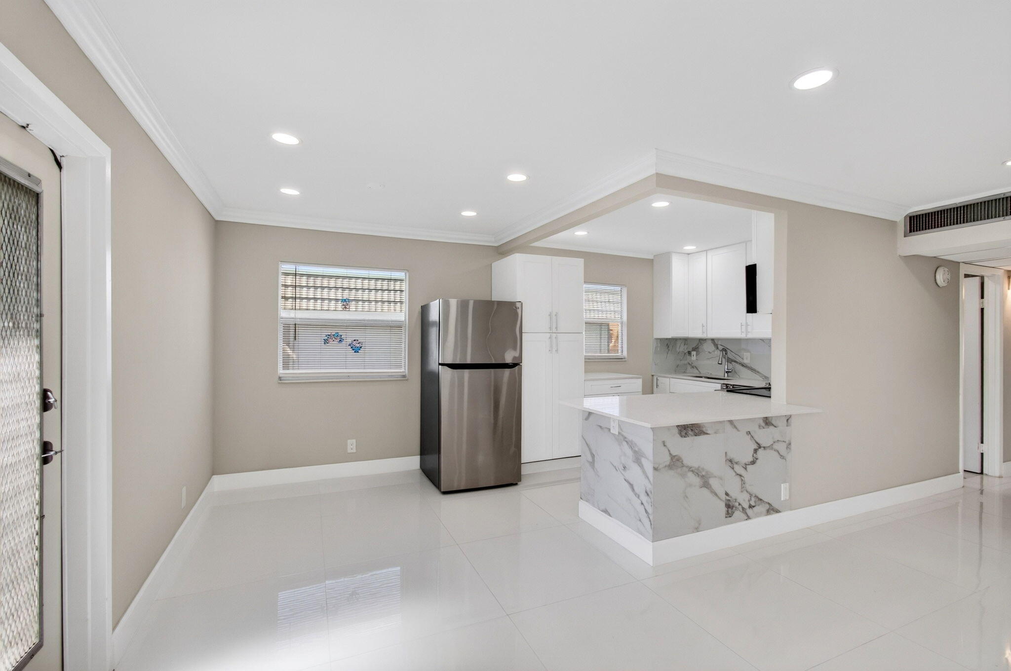 429 Flanders I Property Photo 4