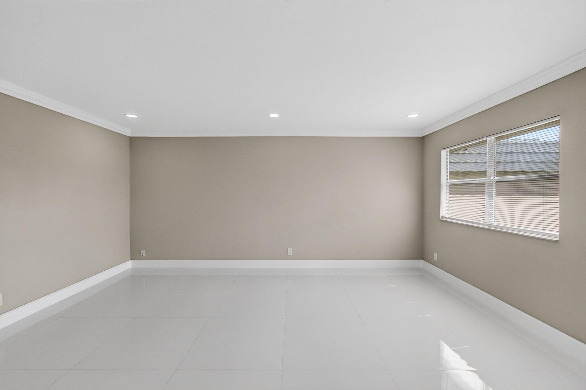 429 Flanders I Property Photo 6