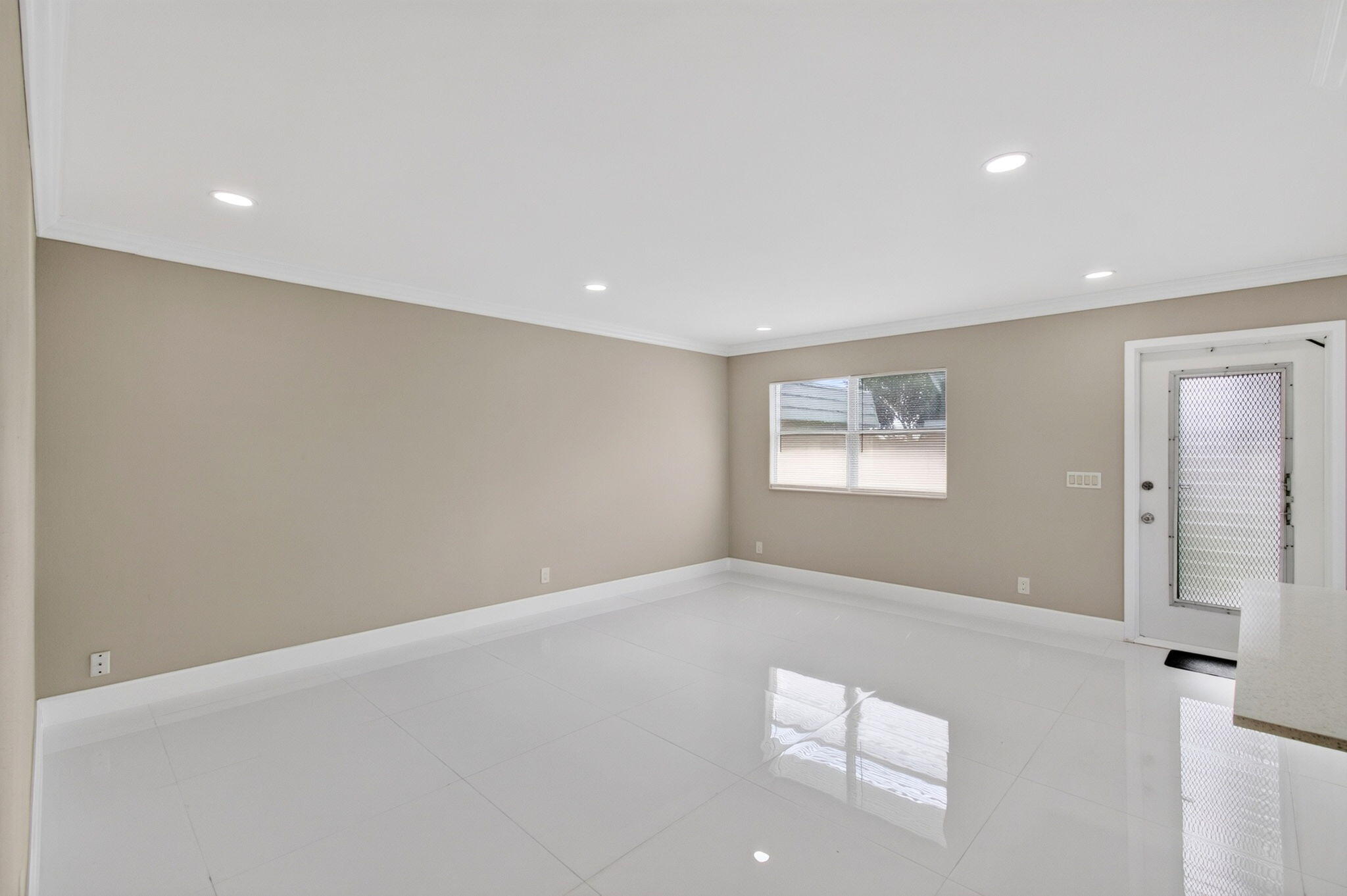 429 Flanders I Property Photo 10
