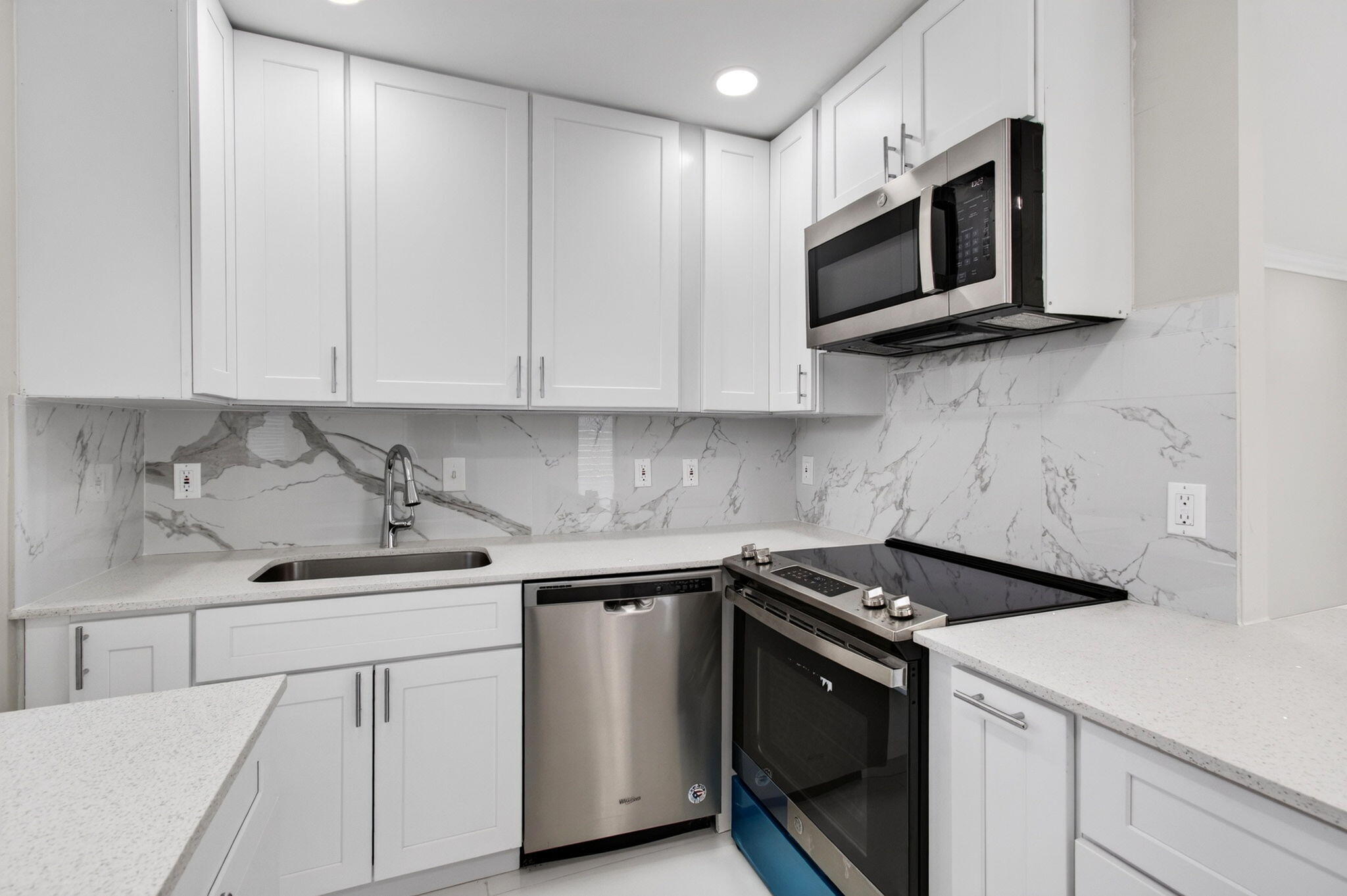 429 Flanders I Property Photo 18