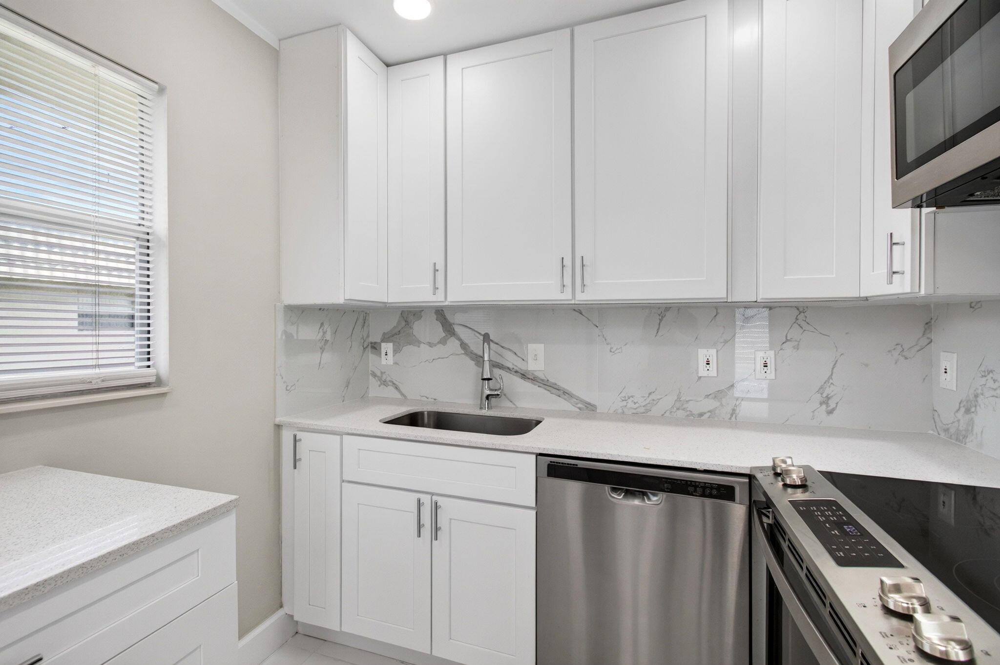 429 Flanders I Property Photo 19