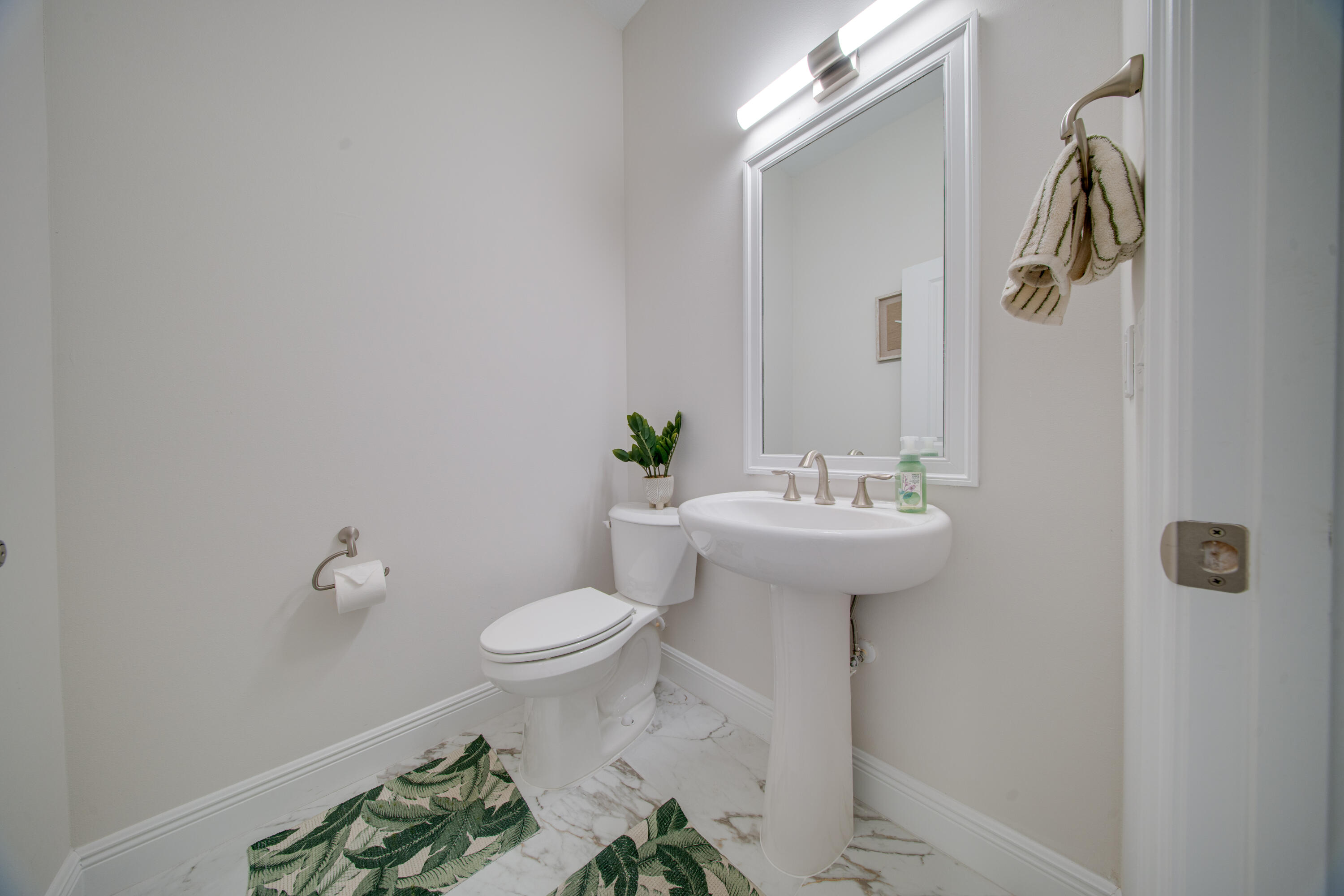 1805 Bridgepointe Circle 1 Property Photo 12