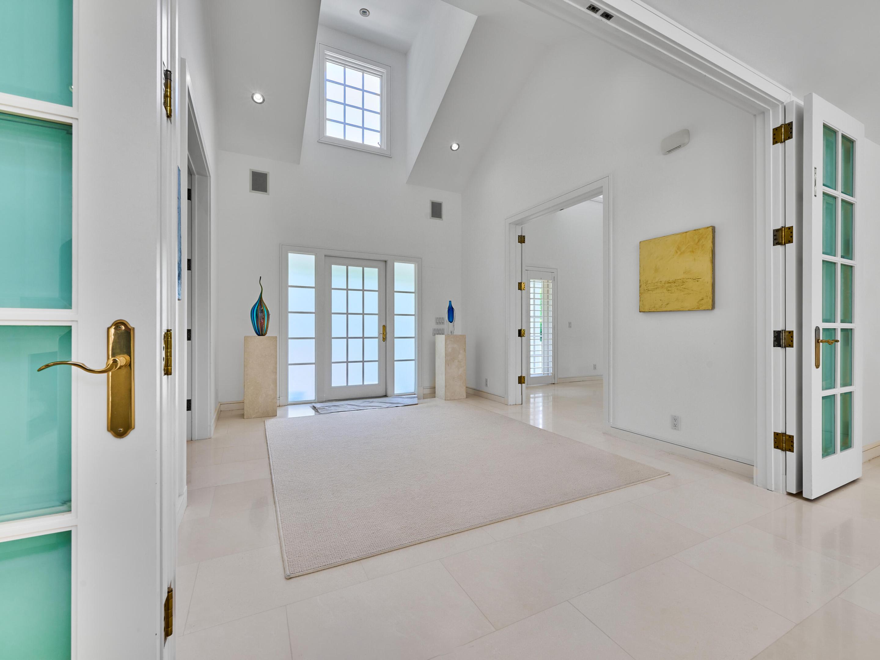 222 Monterey Road Property Photo 3