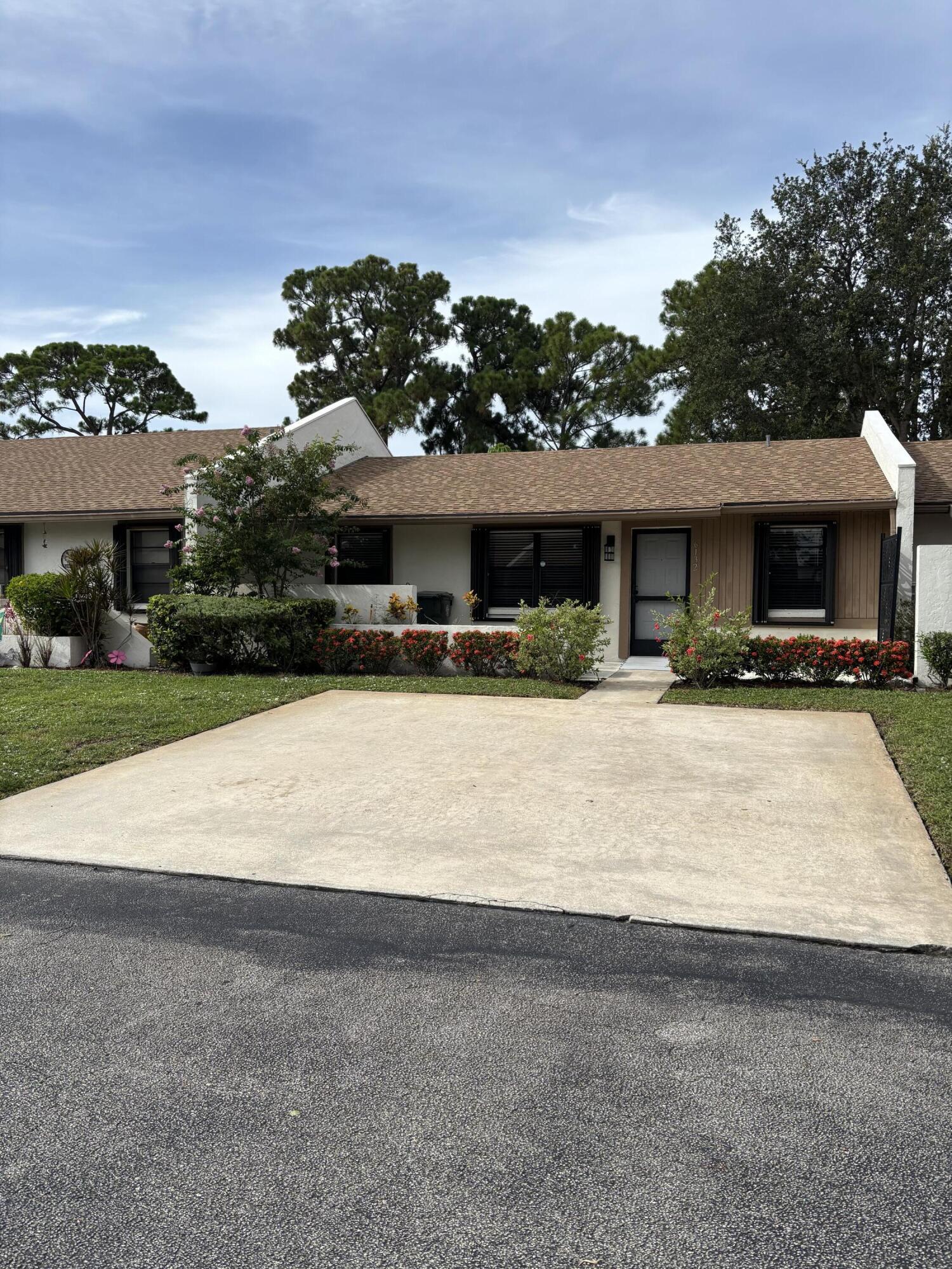6132 Fairfield Circle 7 Property Photo 2