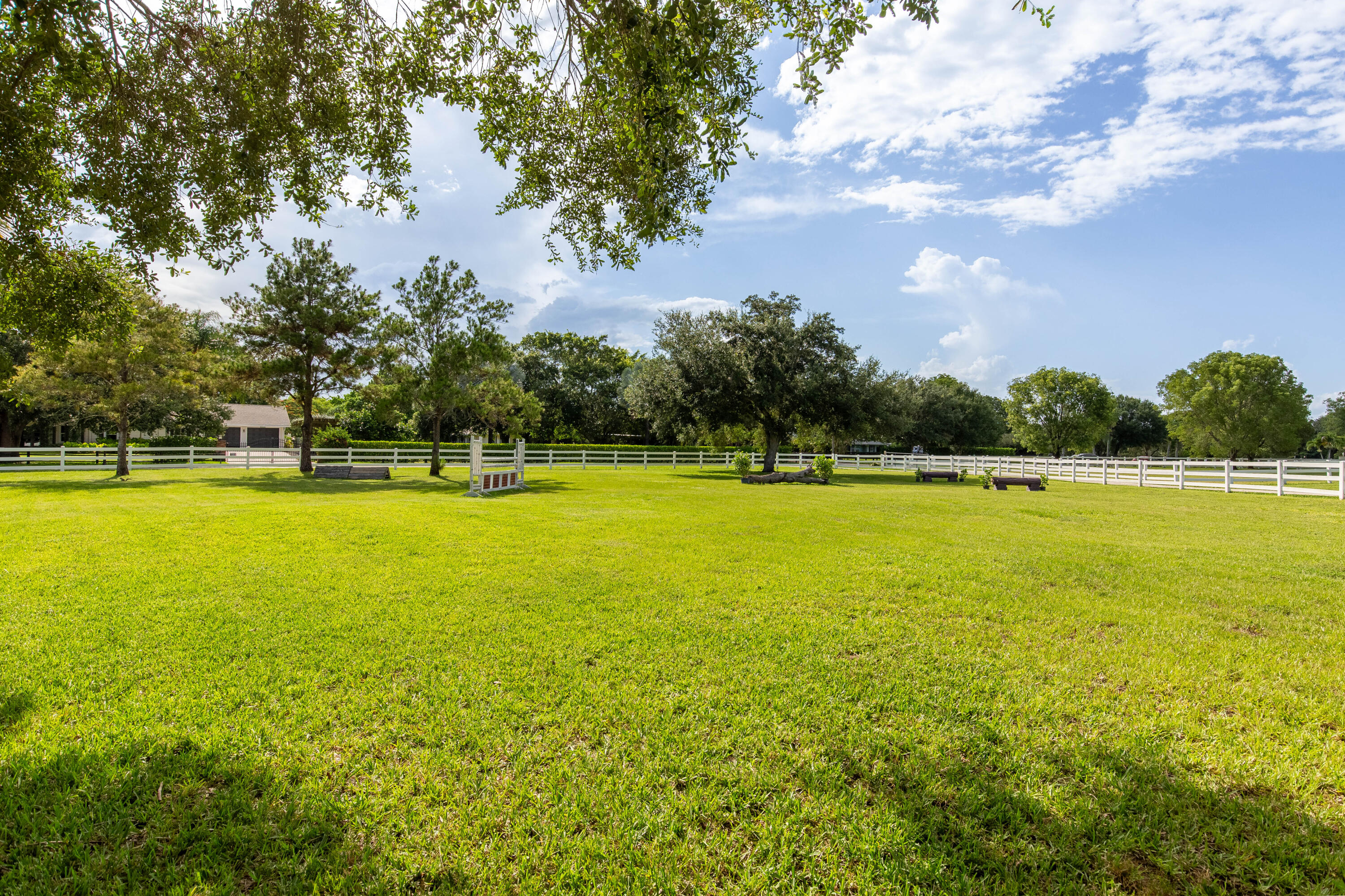 844 Arabian Drive Property Photo 7