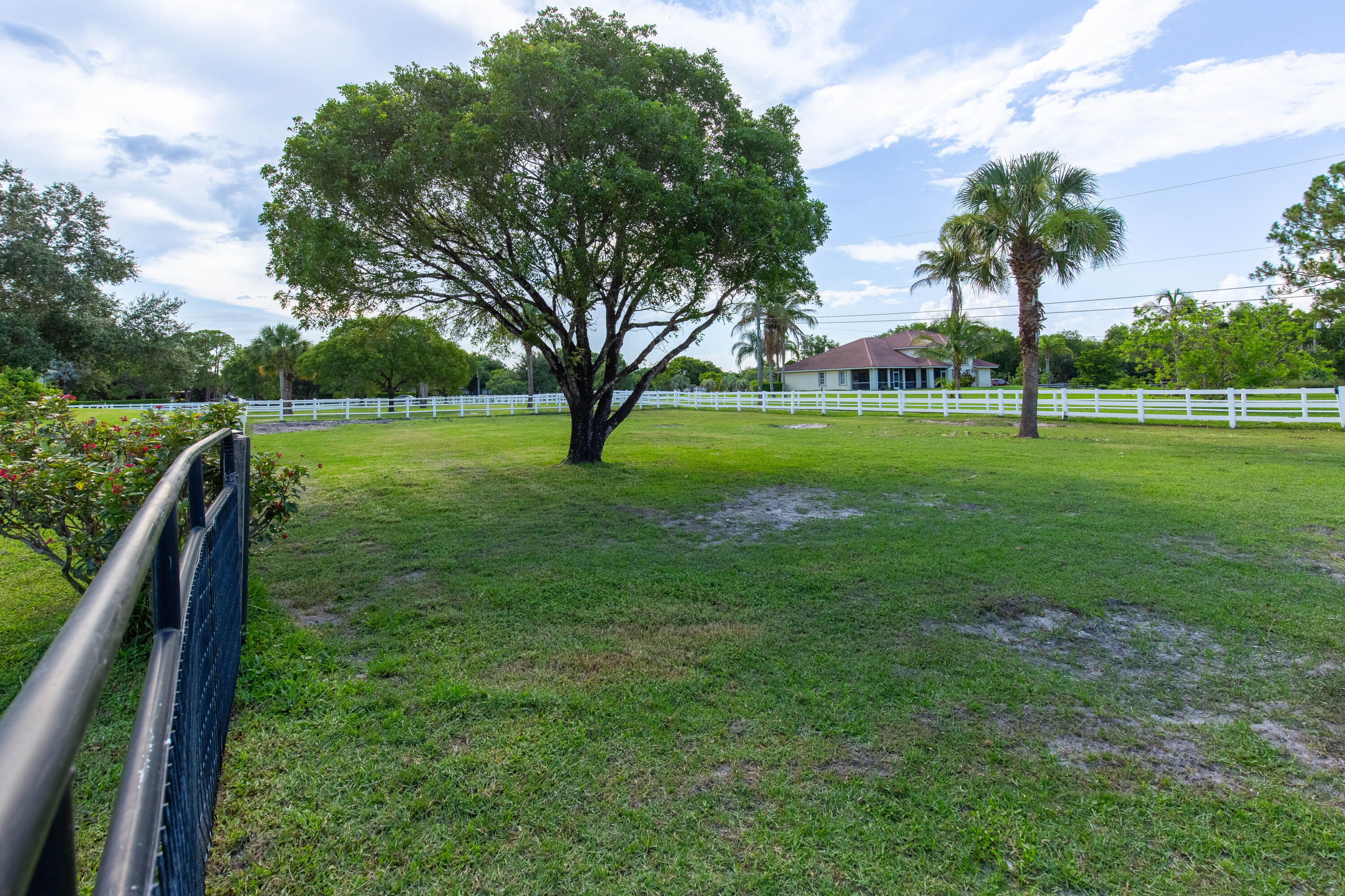 844 Arabian Drive Property Photo 17