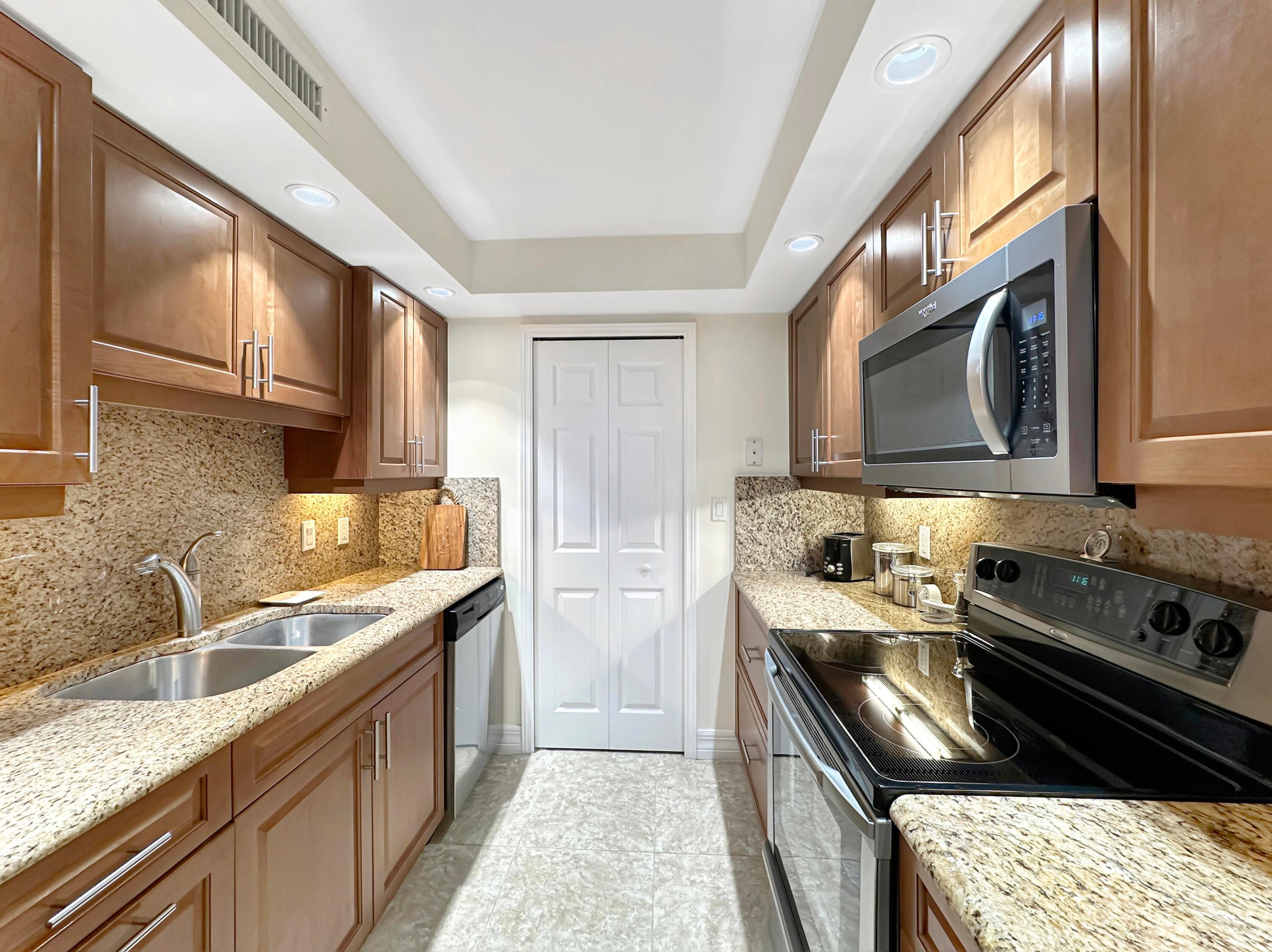 3000 N Ocean Drive 20 B Property Photo 11