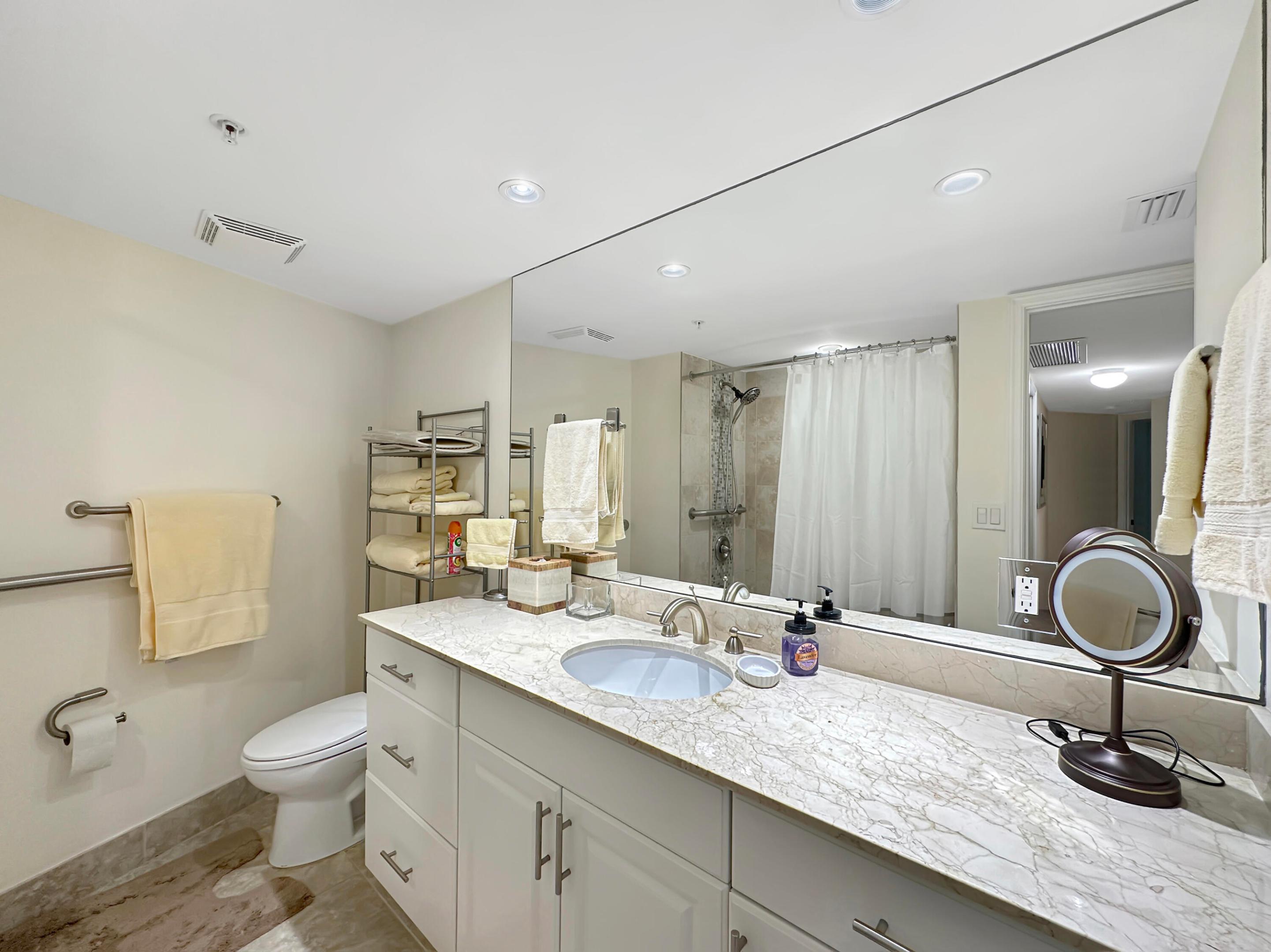 3000 N Ocean Drive 20 B Property Photo 16