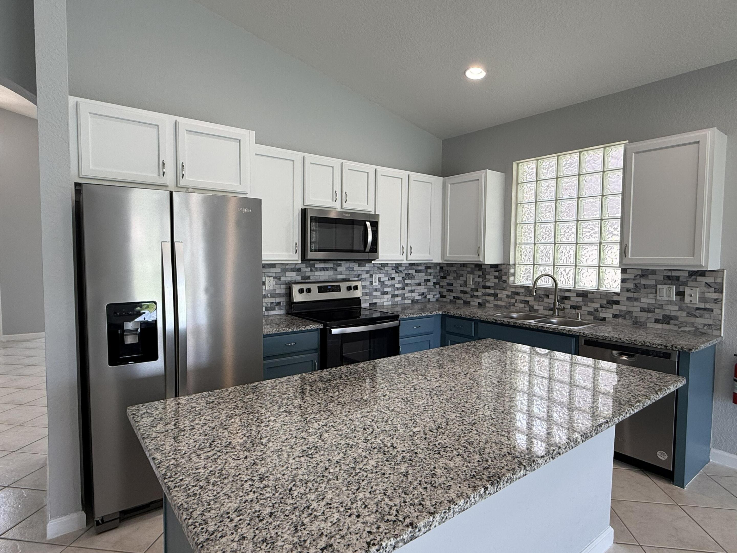9084 Silver Glen Way Property Photo 1