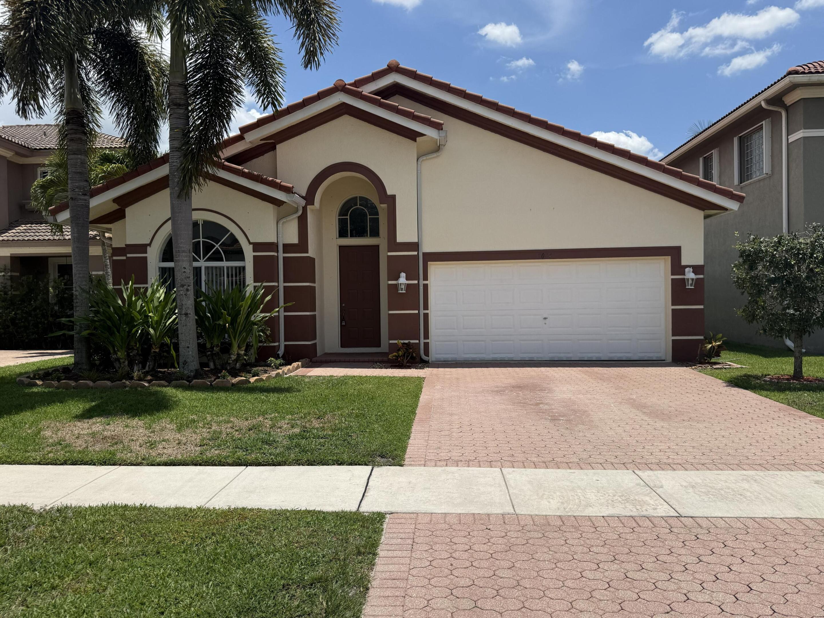 9084 Silver Glen Way Property Photo 2