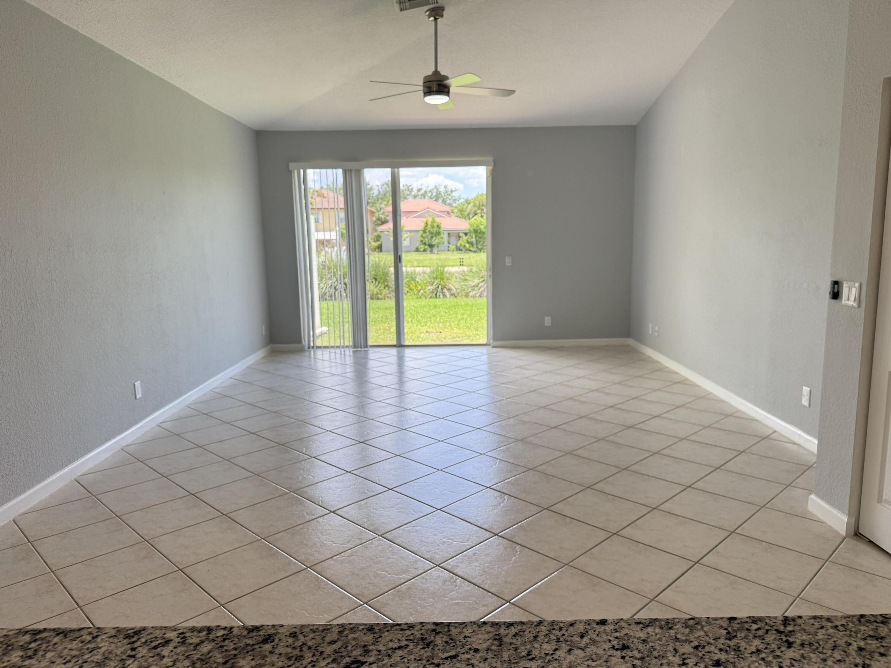 9084 Silver Glen Way Property Photo 10