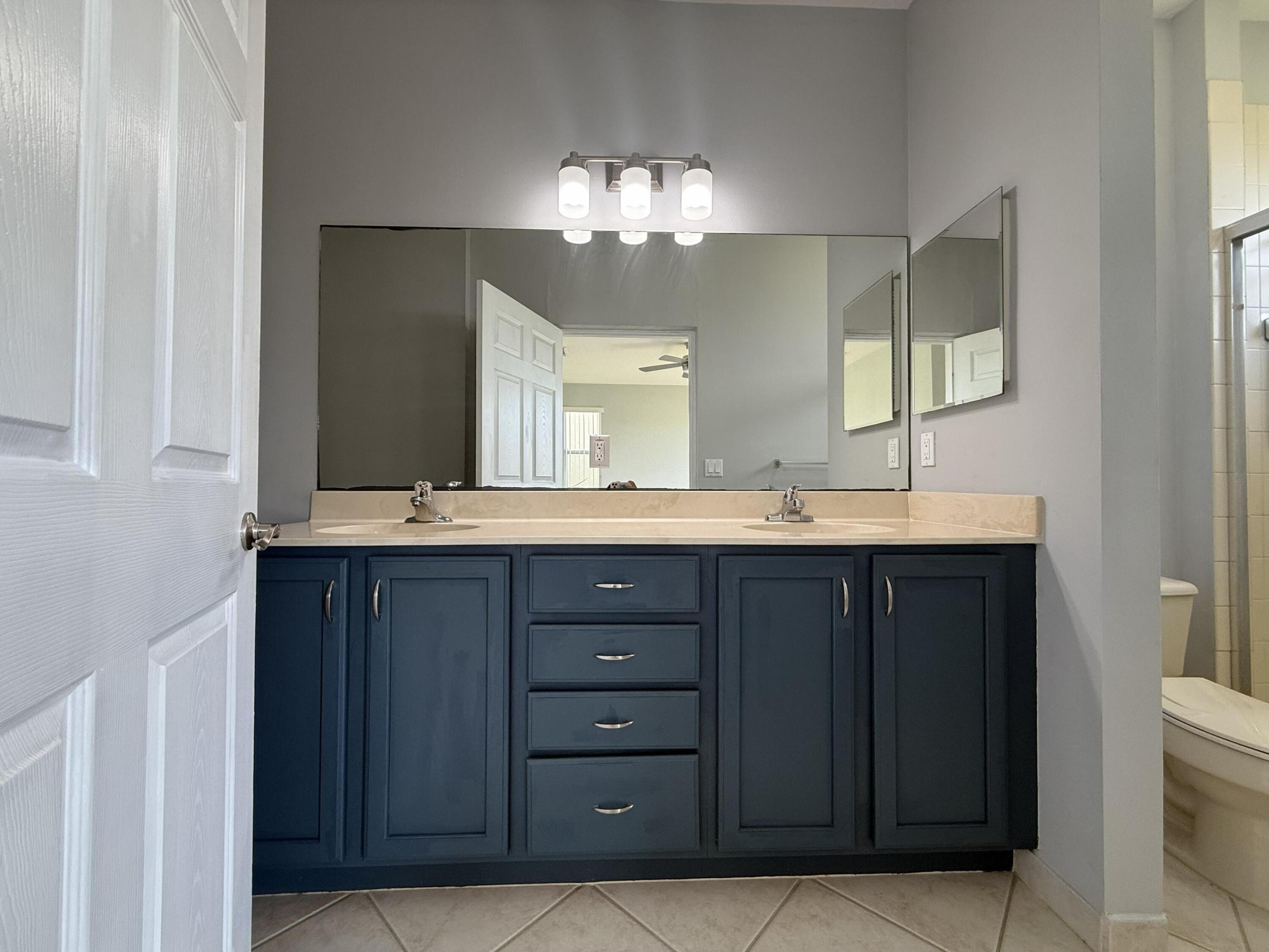 9084 Silver Glen Way Property Photo 13