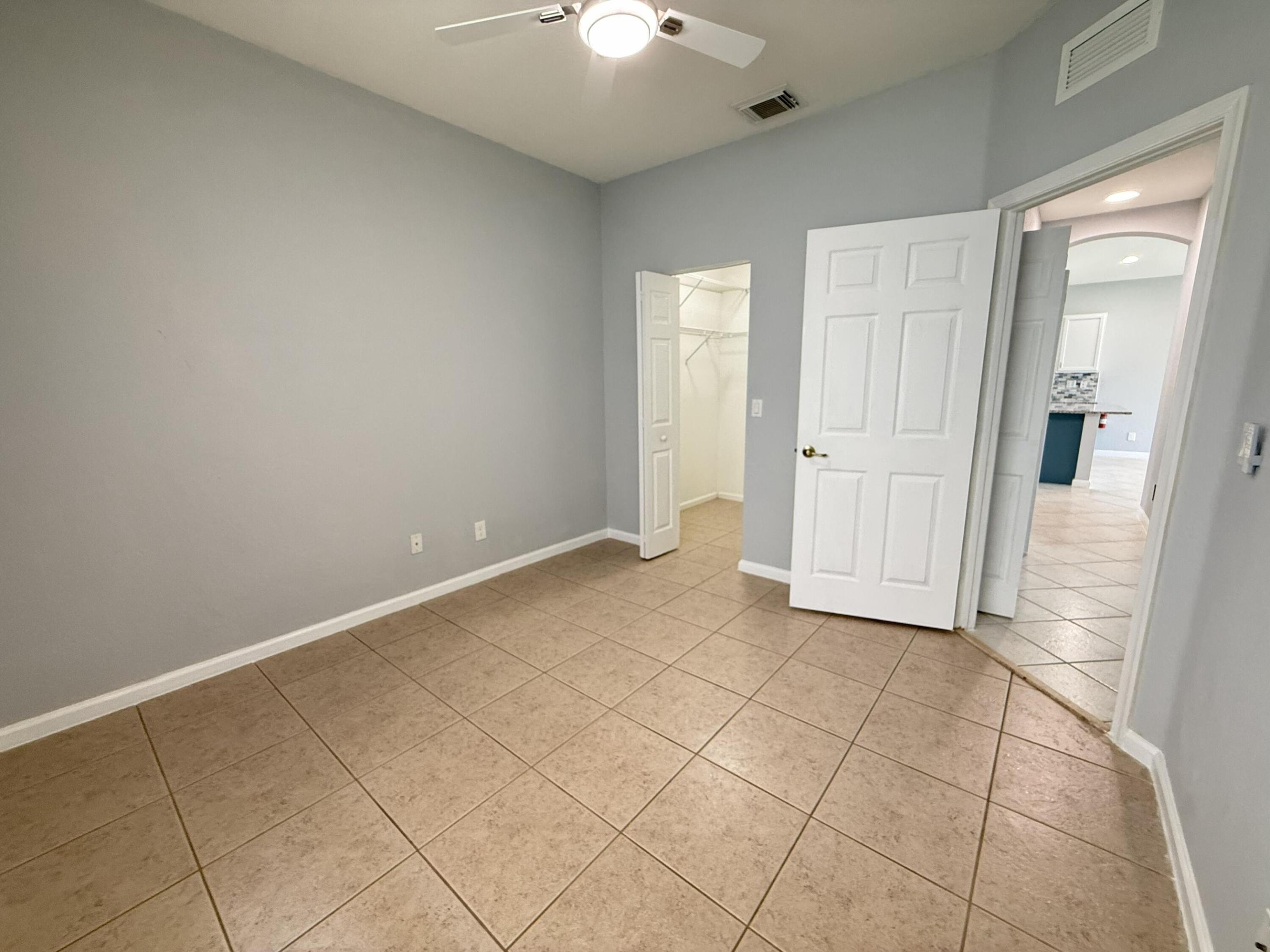9084 Silver Glen Way Property Photo 16