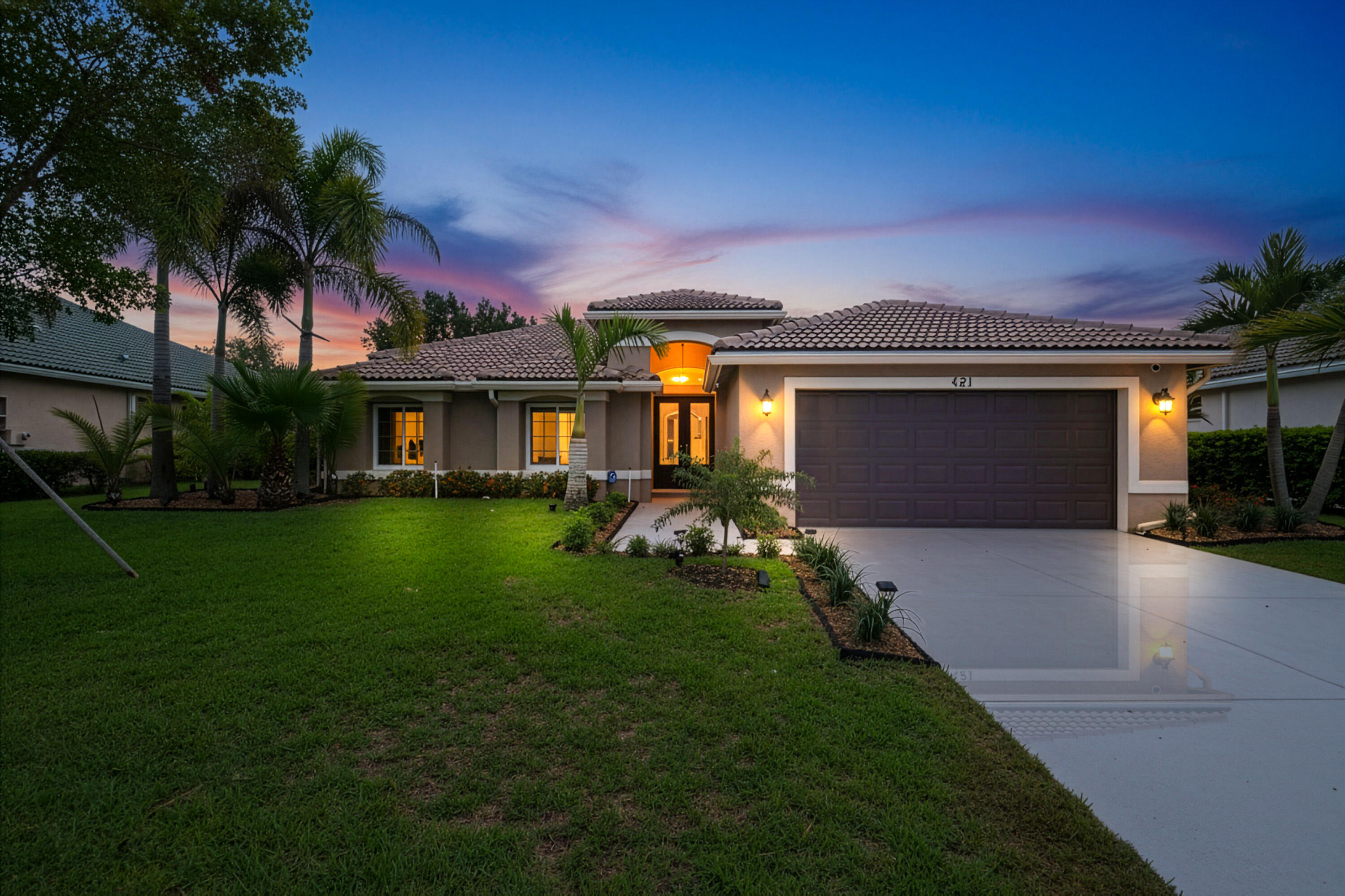 421 SW Crabapple Cove