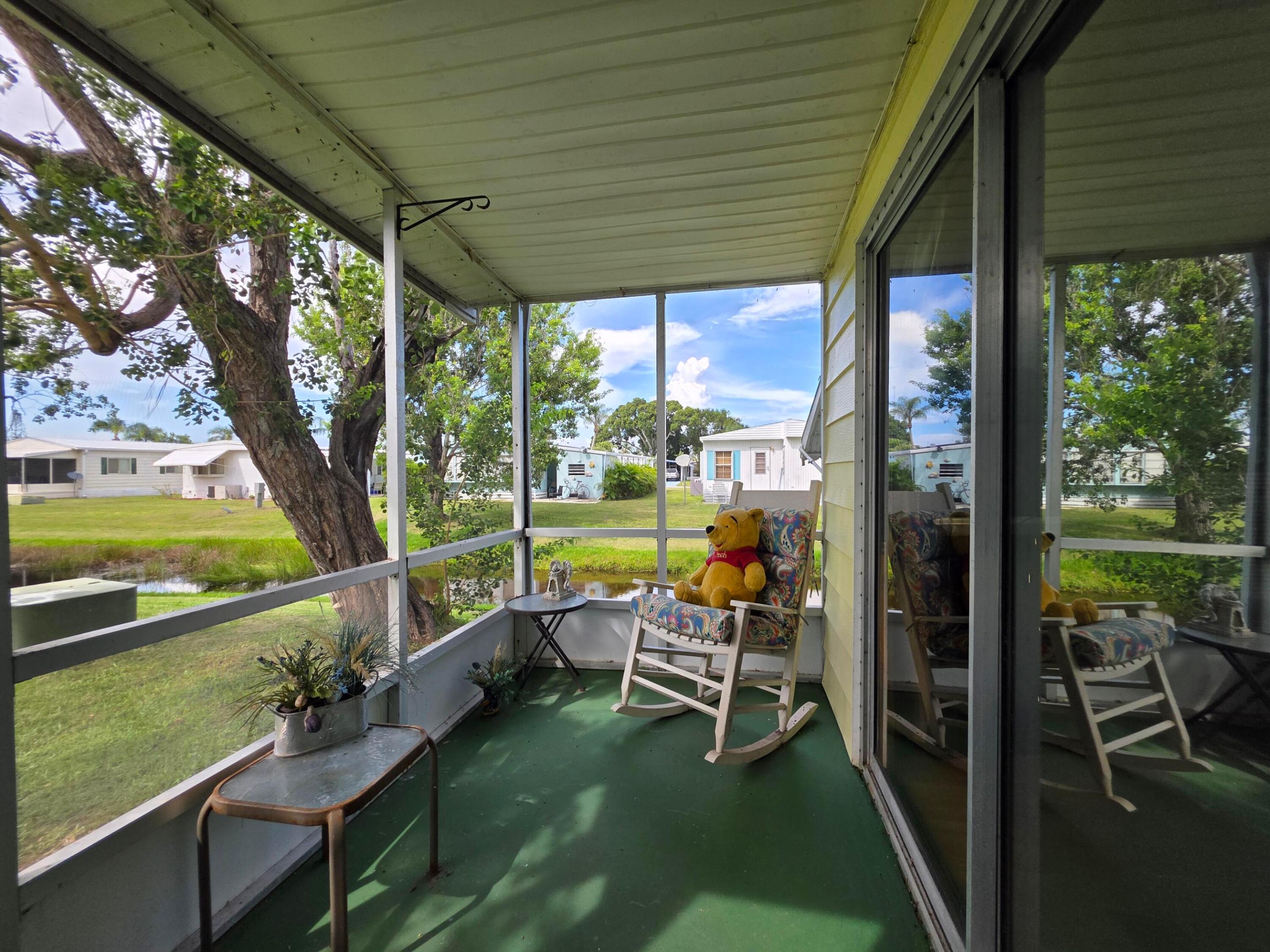 37 Los Lagos Road Property Photo 2