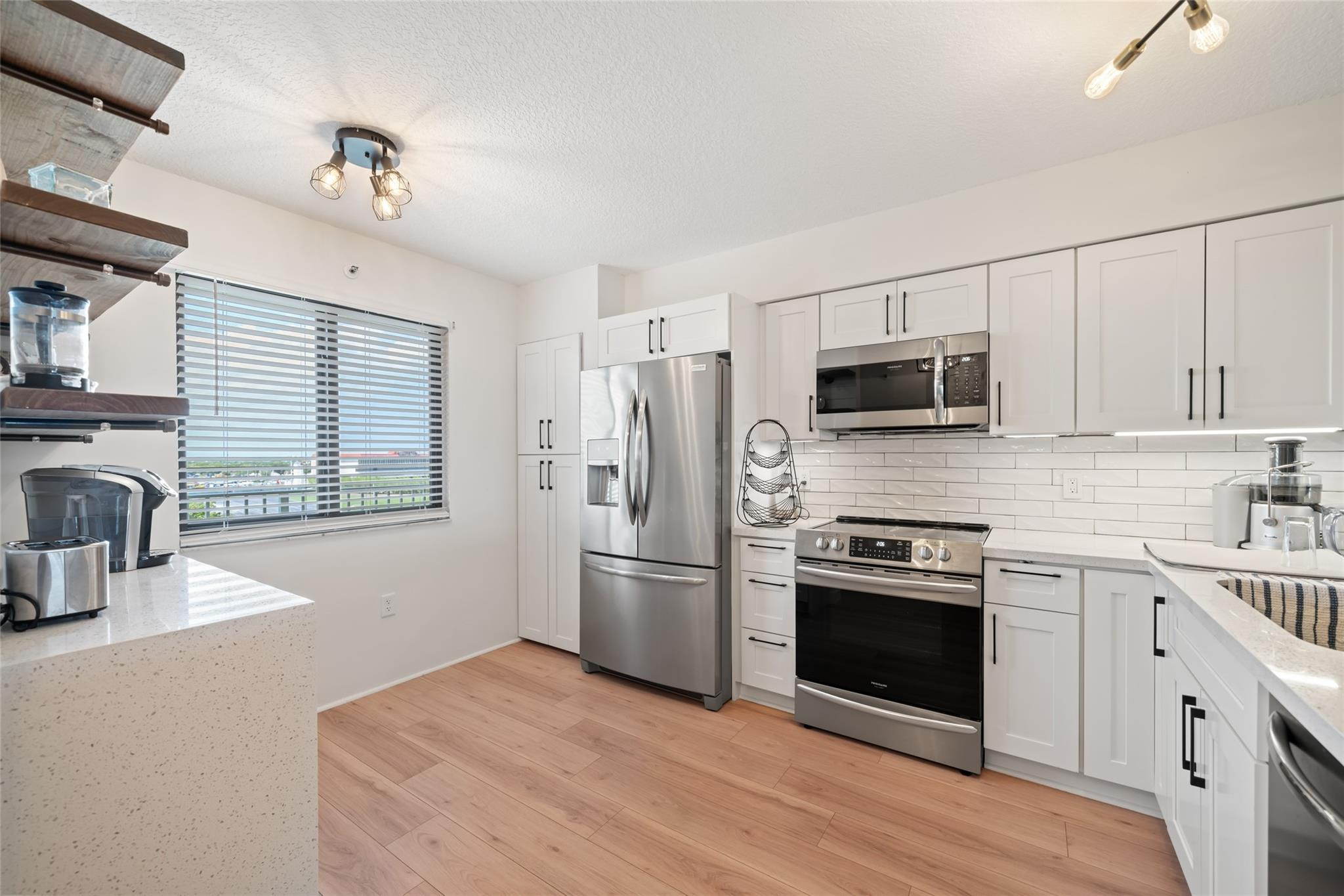 2240 N Cypress Bend Drive #802 Property Photo 1
