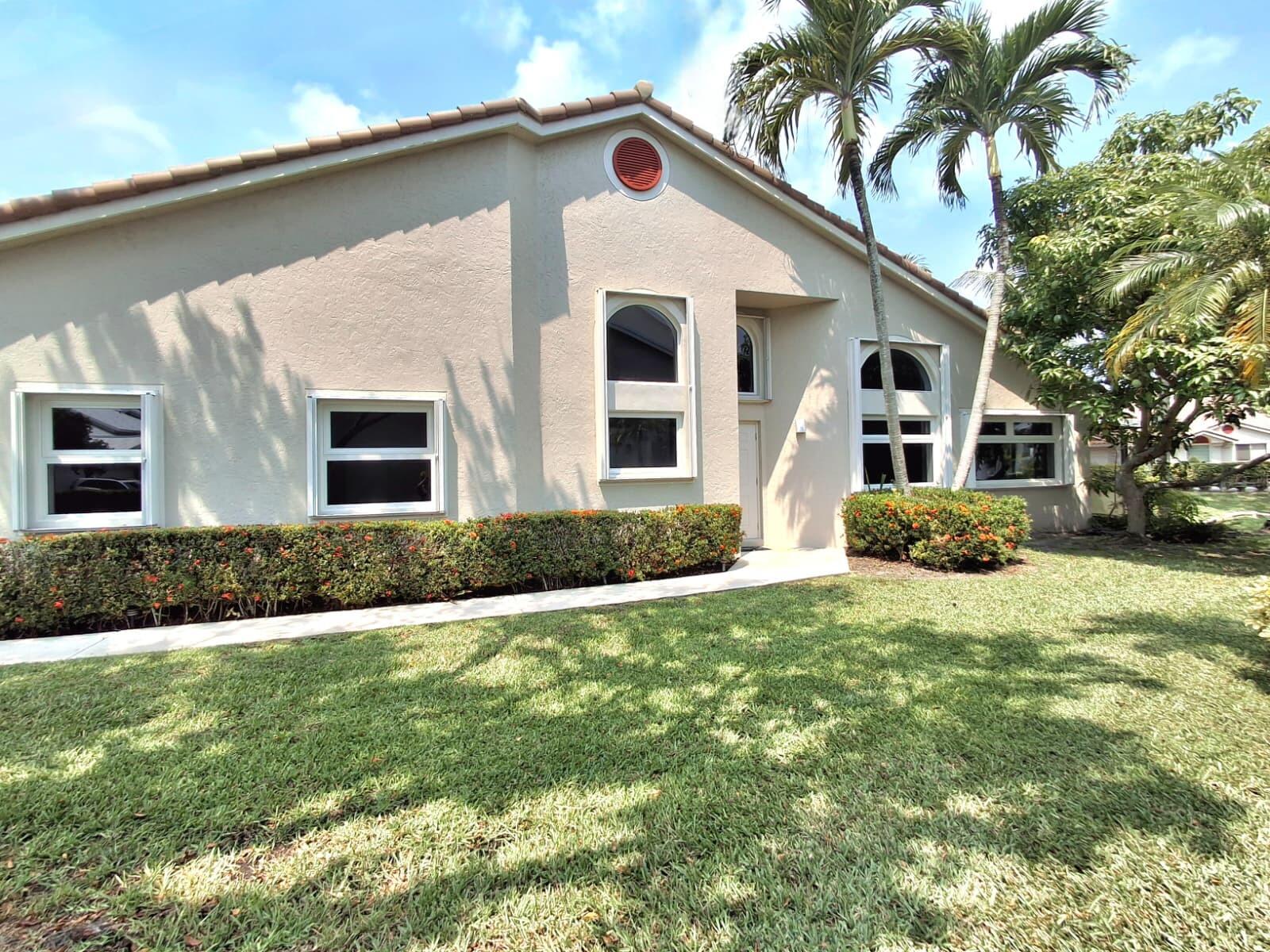 7400 Pinewalk Drive S Property Photo 1