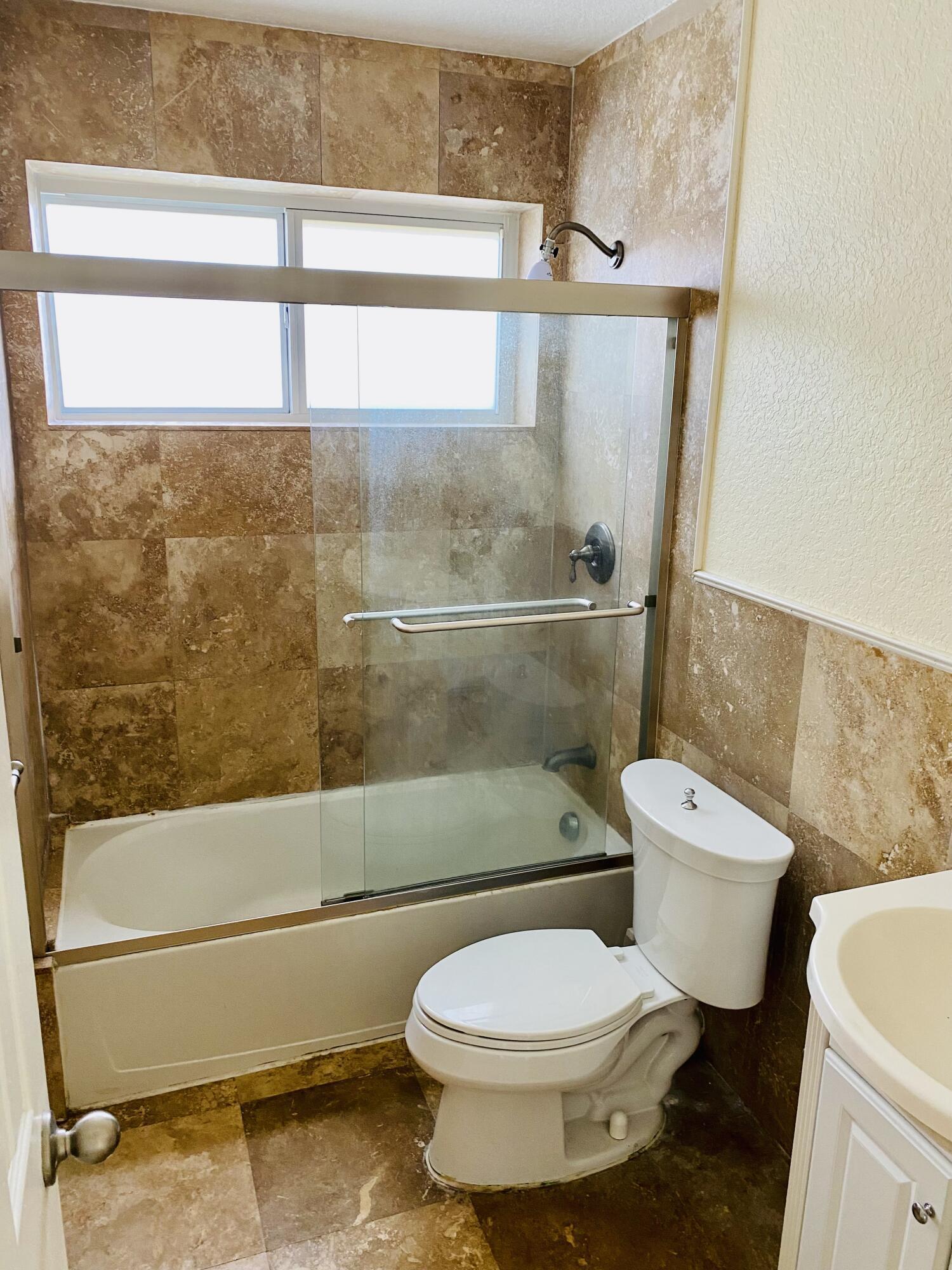 4559 Nw 16th Way Property Photo 3