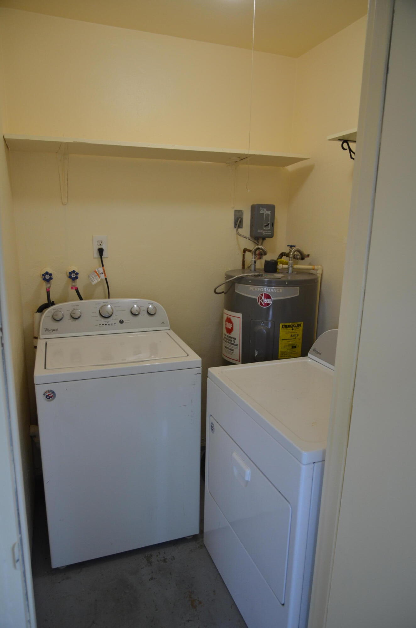 4559 Nw 16th Way Property Photo 8
