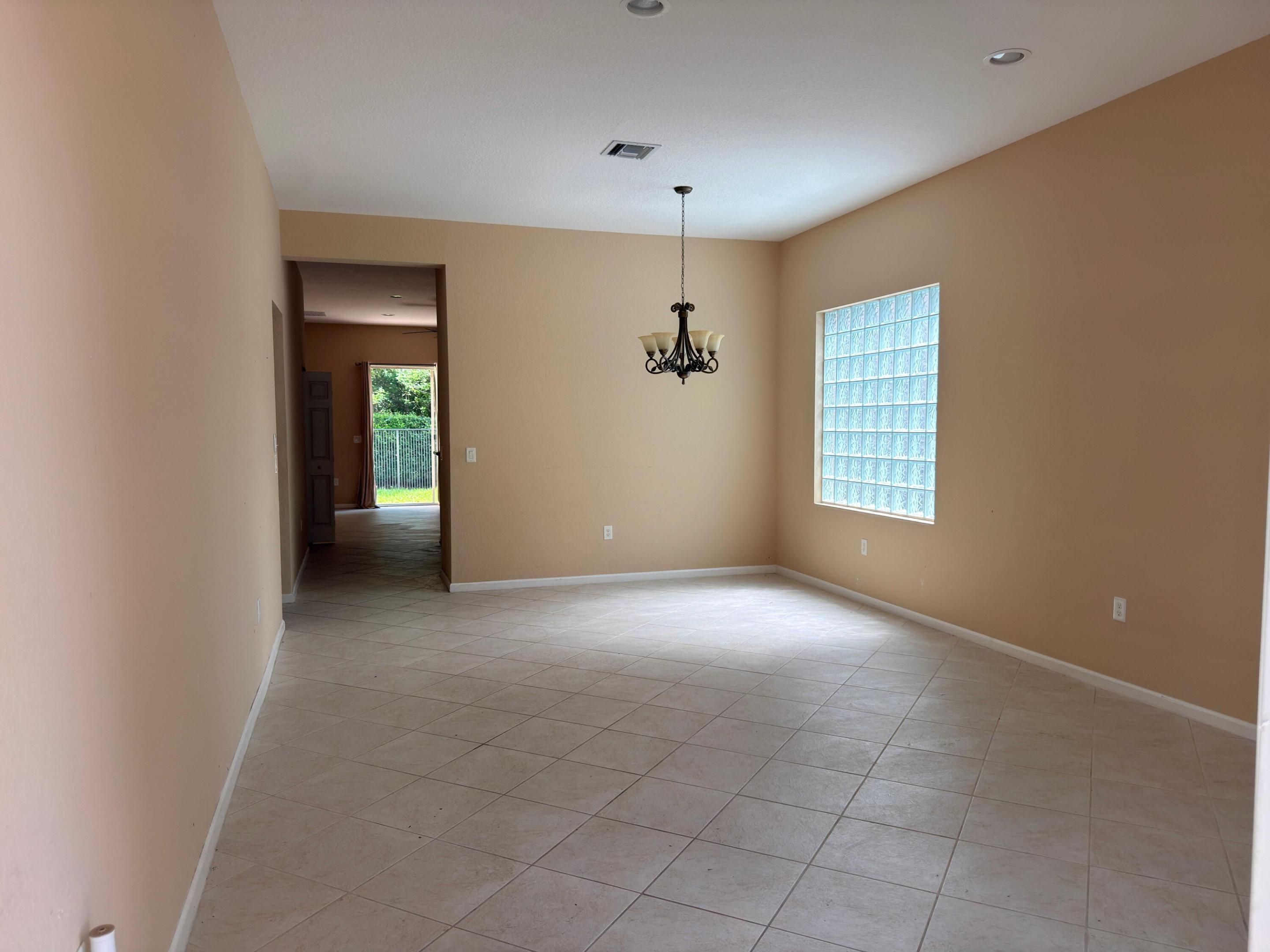 10172 White Water Lily Way Property Photo 4