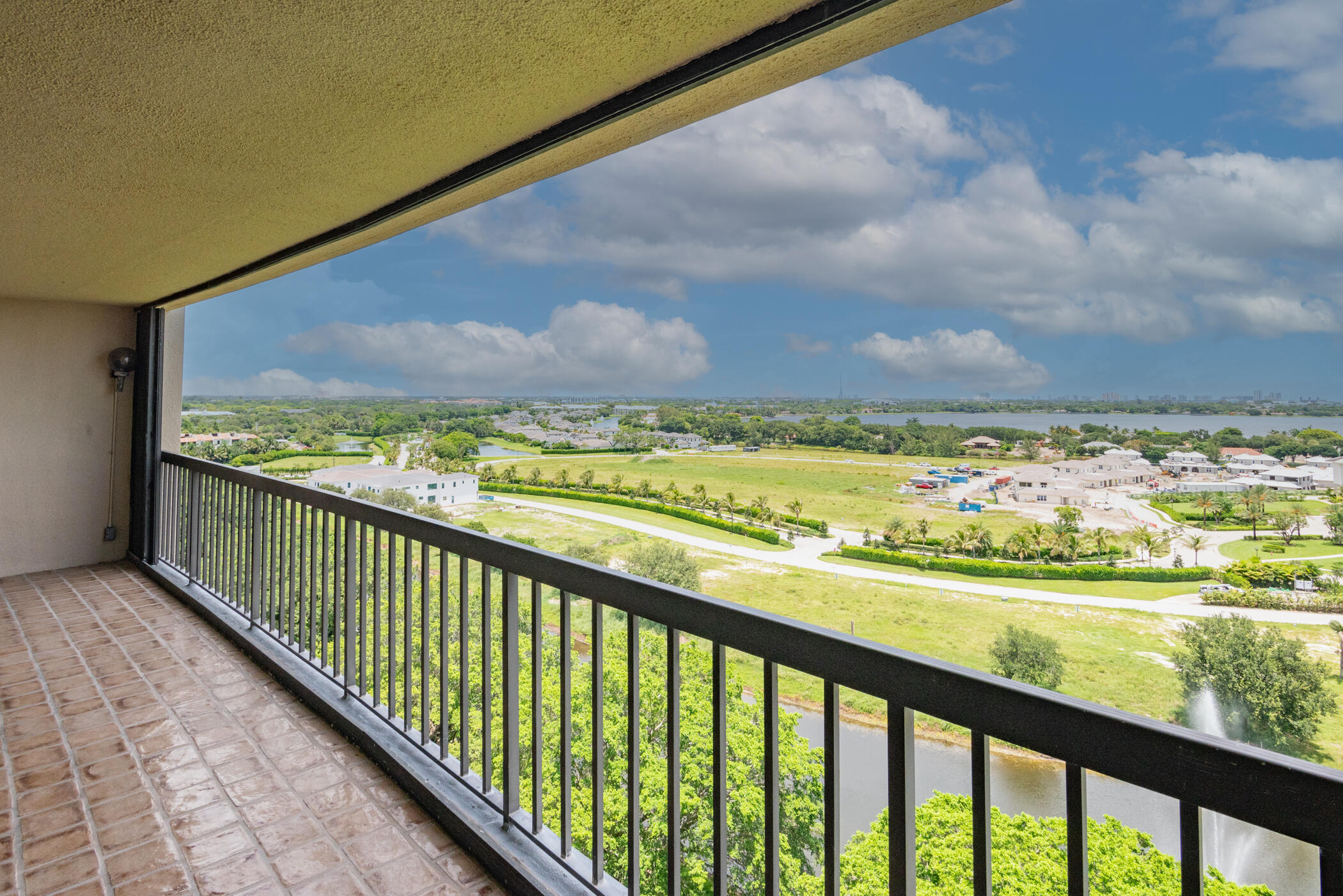 2450 Presidential Way 1405 Property Photo 43